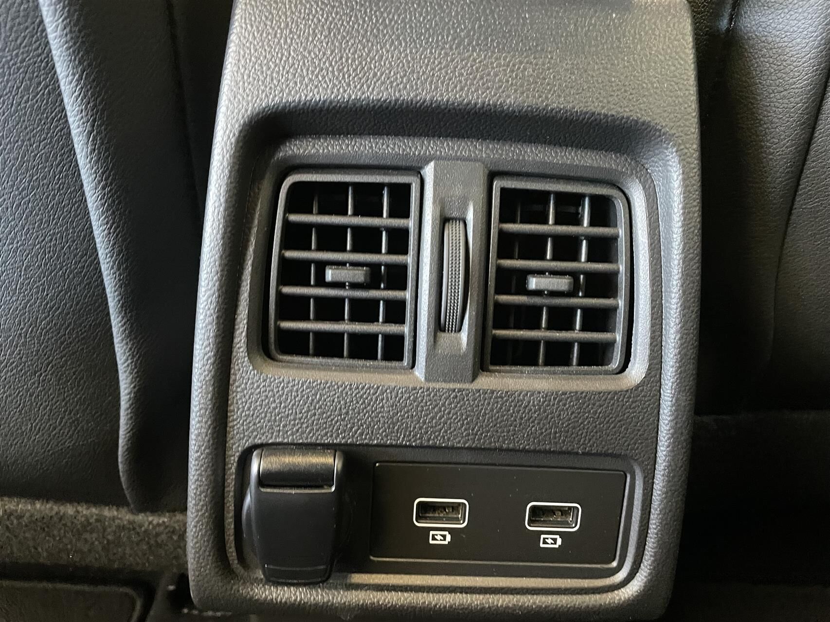 Billede af Renault Captur 1,6 E-TECH  Plugin-hybrid Intens 160HK 5d Aut.