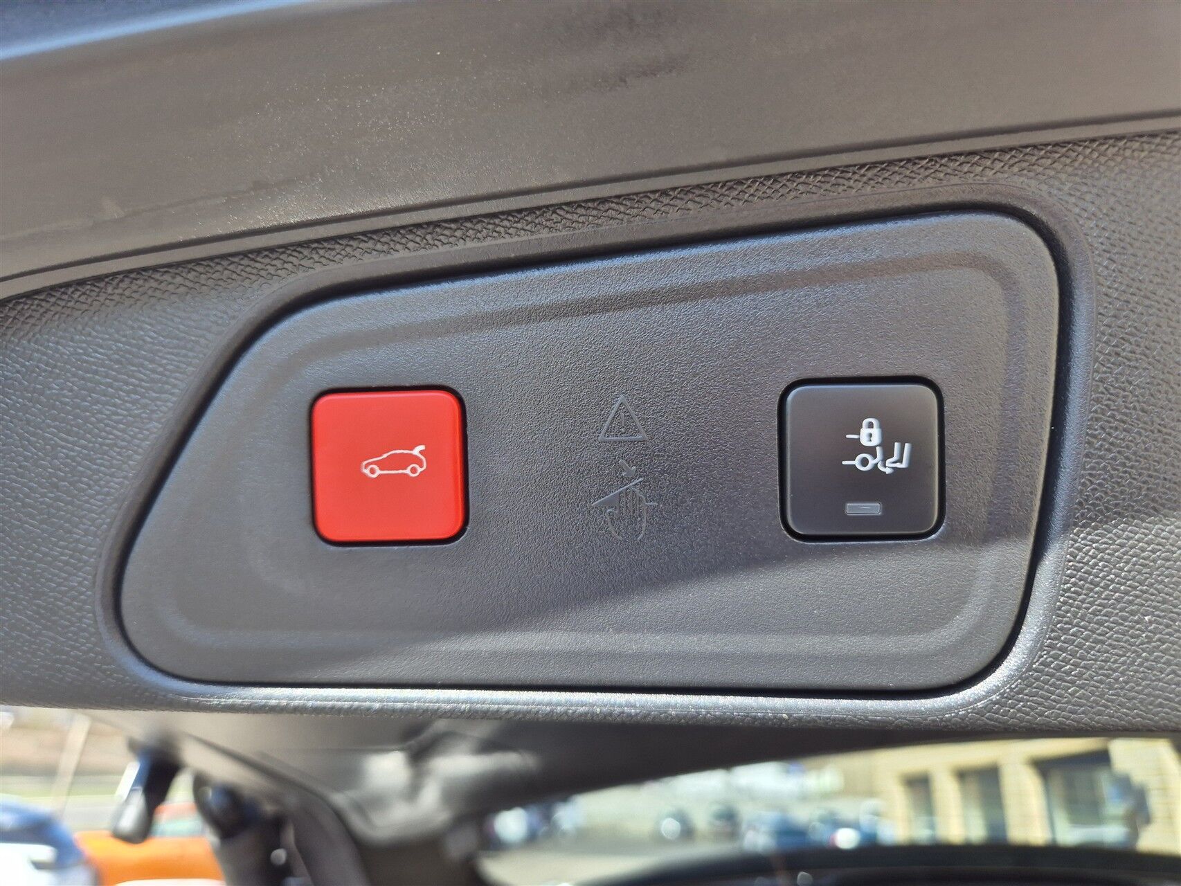 Billede af Peugeot 3008 1,6 PureTech  Plugin-hybrid First Selection EAT8 225HK 5d 8g Aut.