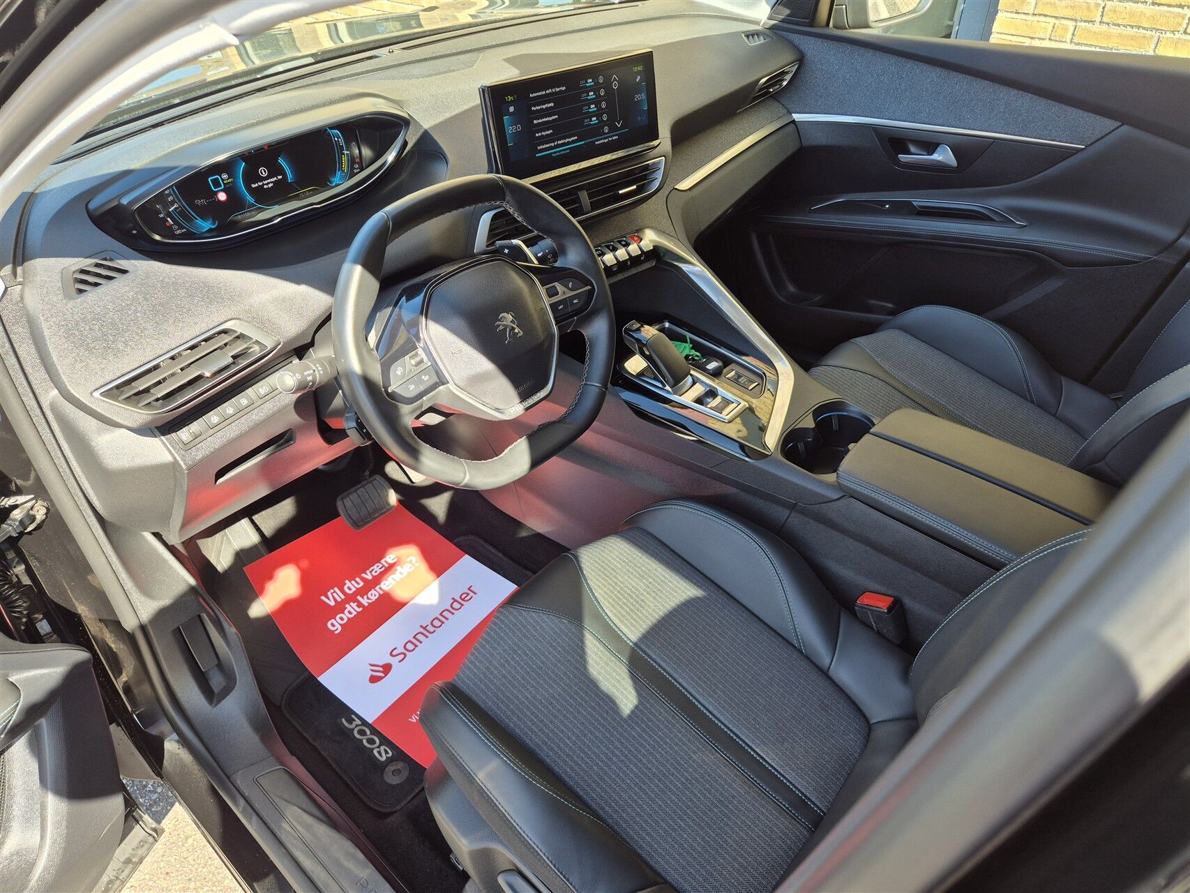 Billede af Peugeot 3008 1,6 PureTech  Plugin-hybrid First Selection EAT8 225HK 5d 8g Aut.