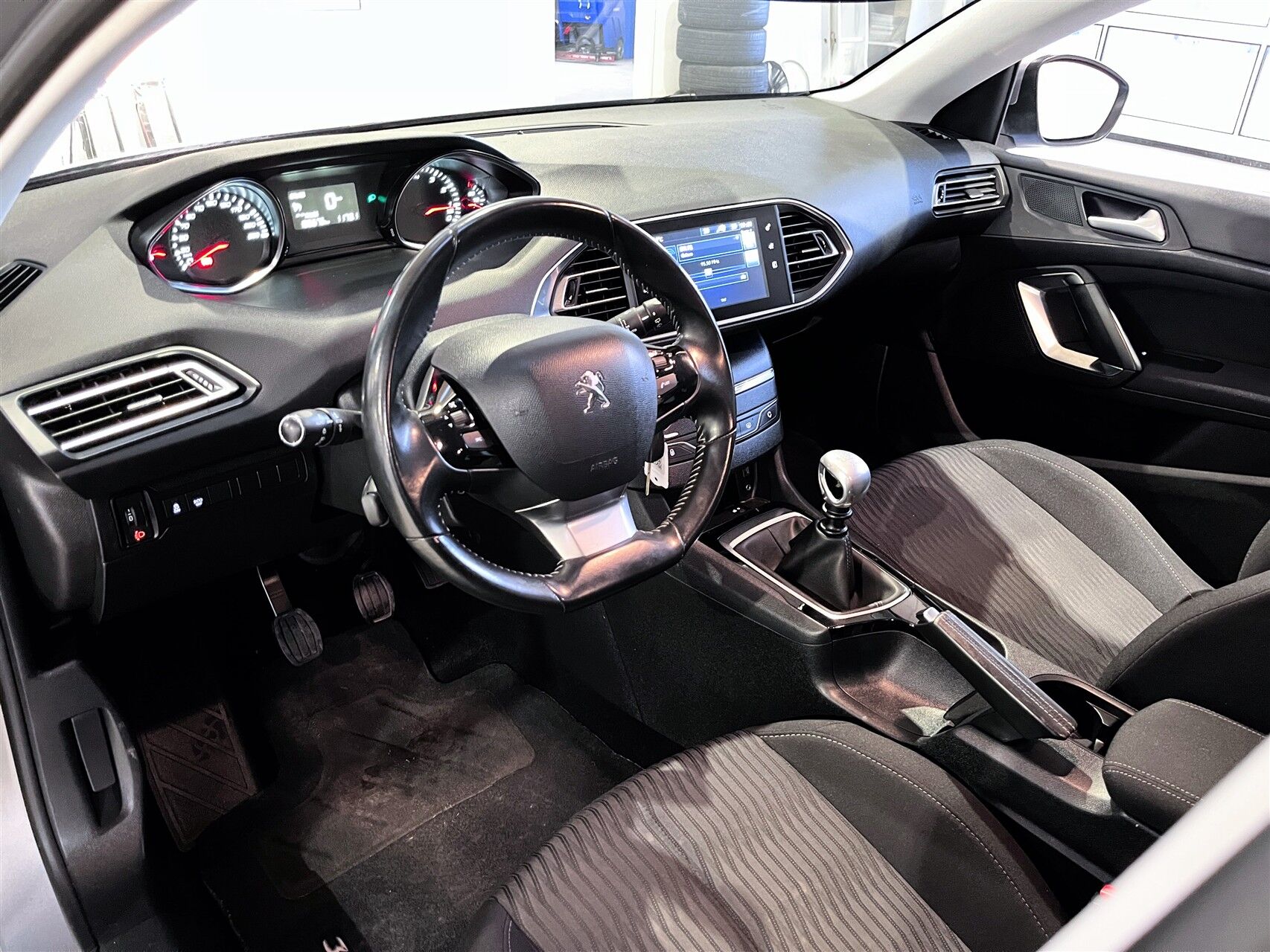 Billede af Peugeot 308 SW 1,2 e-THP Active 130HK Stc 6g