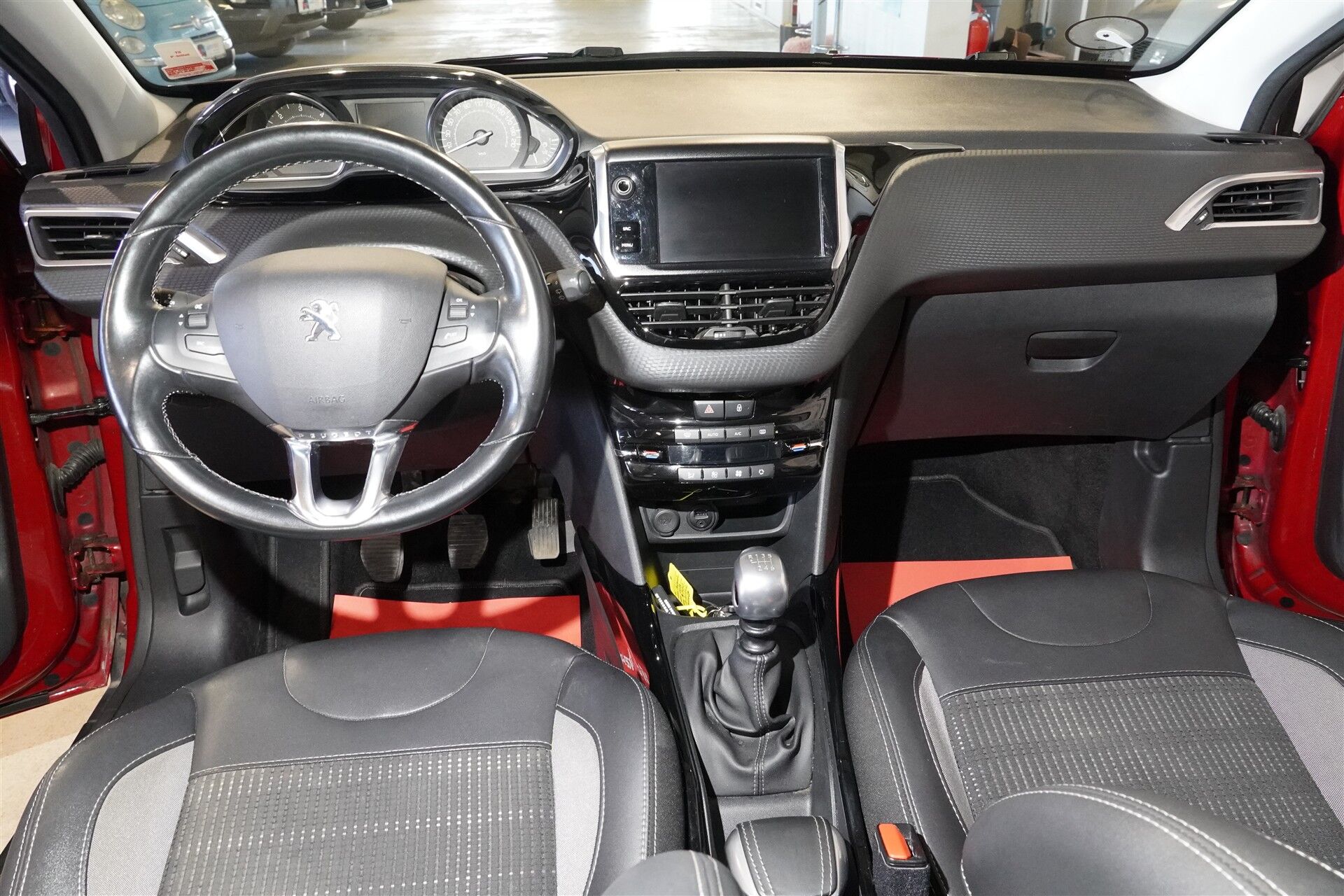 Billede af Peugeot 2008 1,5 BlueHDi Allure+ 100HK 5d