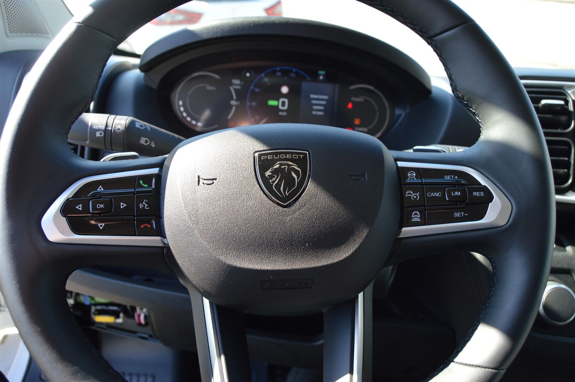 Billede af Peugeot e-Boxer 435 L3H2 EL Premium 270HK Van Aut.