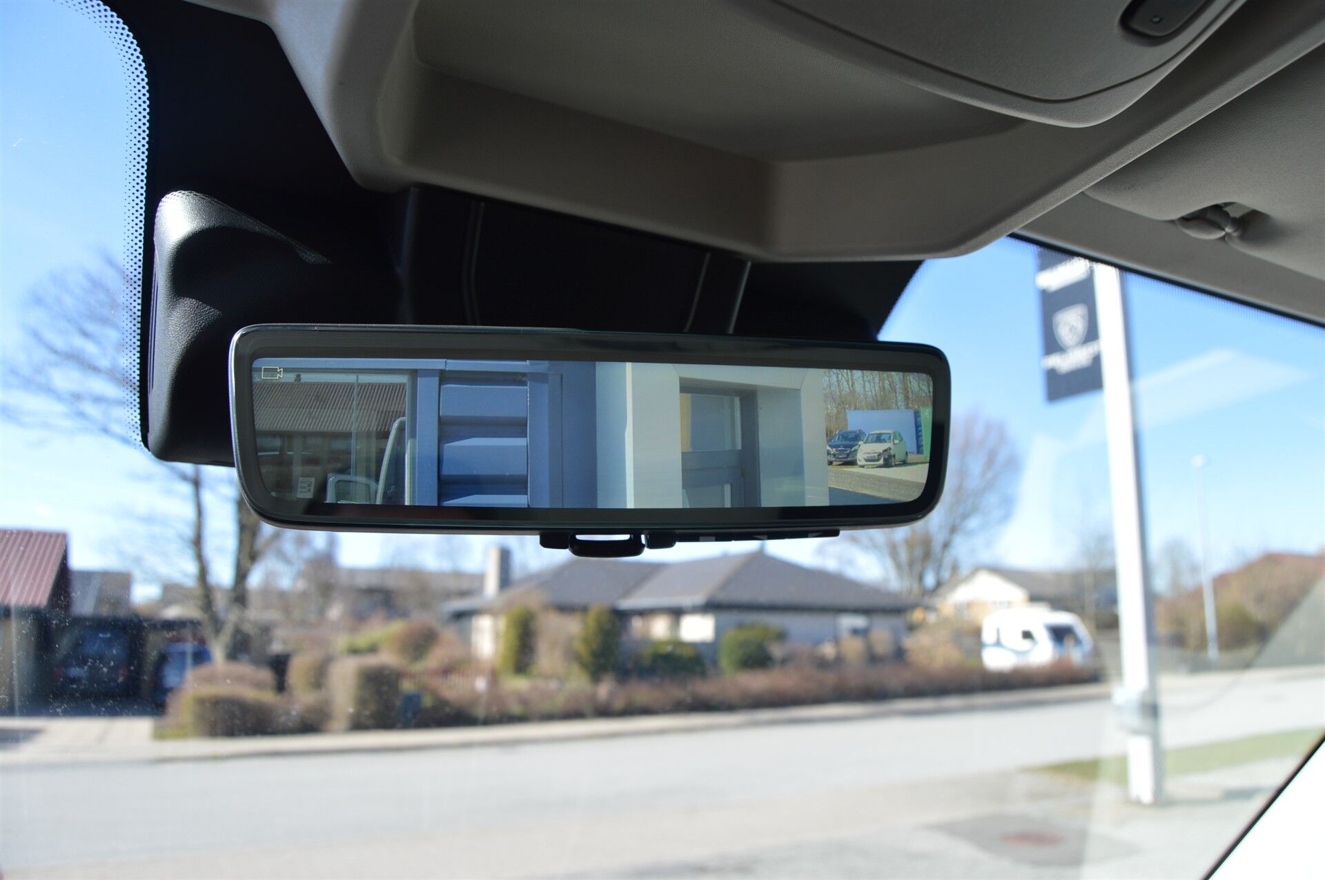 Billede af Peugeot e-Boxer 435 L3H2 EL Premium 270HK Van Aut.