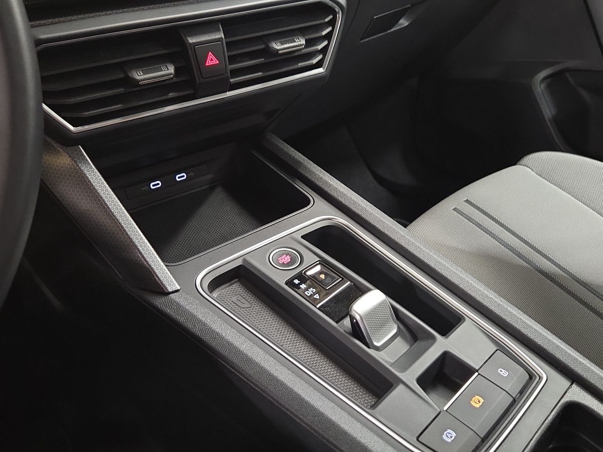 Billede af Seat Leon Sportstourer 1,5 e-TSI  Mild hybrid Style DSG 150HK Stc 7g Aut.