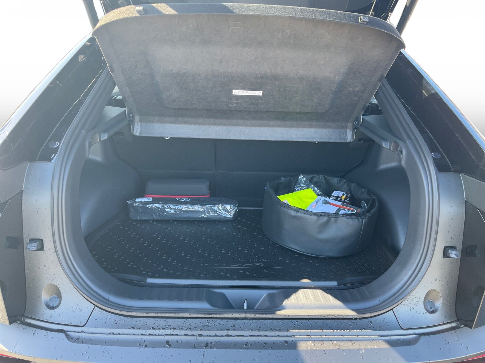 Billede af Toyota C-HR+ EL Active 224HK 5d Aut.