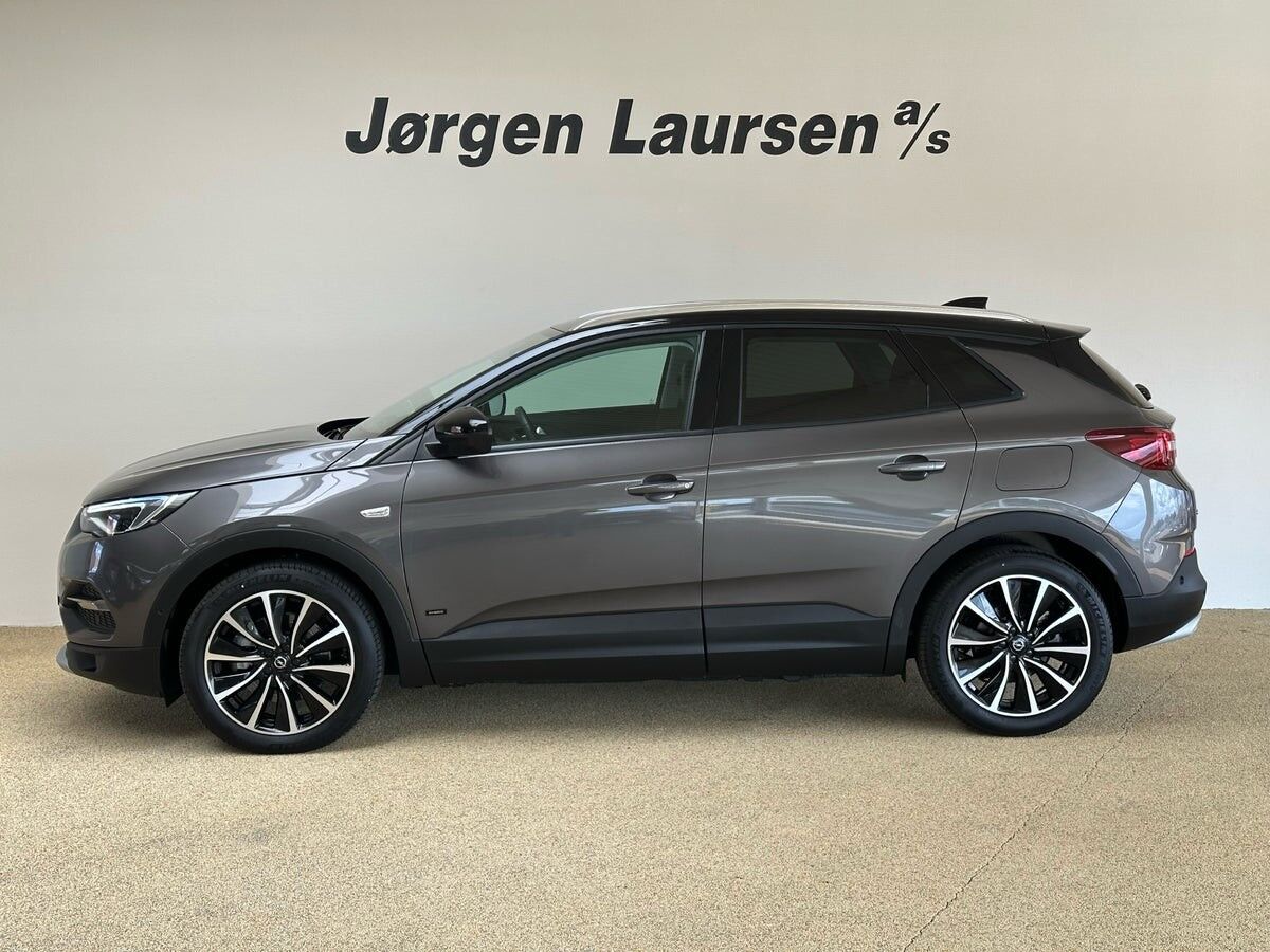 Billede af Opel Grandland X 1,6 PHEV  Plugin-hybrid Cosmo Prestige Pack 225HK 5d 8g Aut.