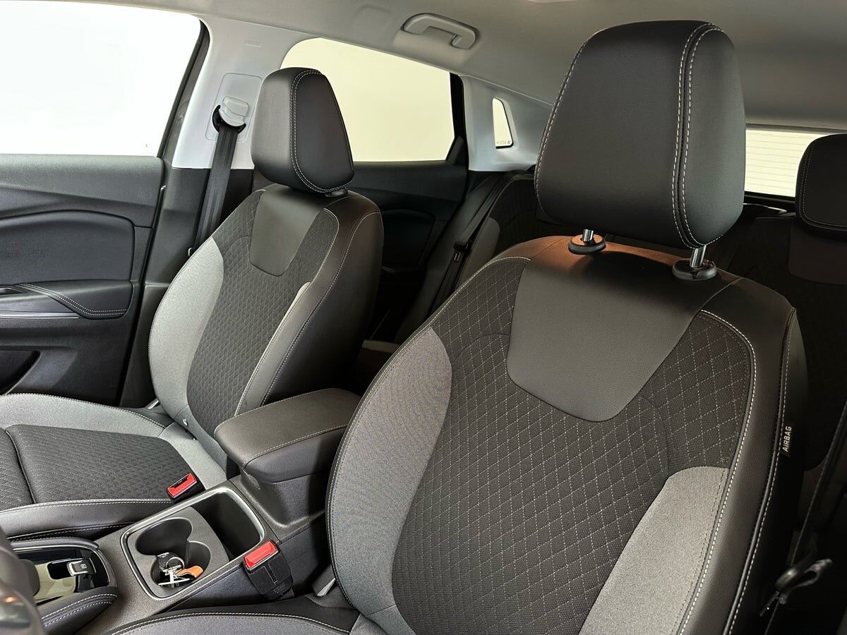 Billede af Opel Grandland X 1,6 PHEV  Plugin-hybrid Cosmo Prestige Pack 225HK 5d 8g Aut.