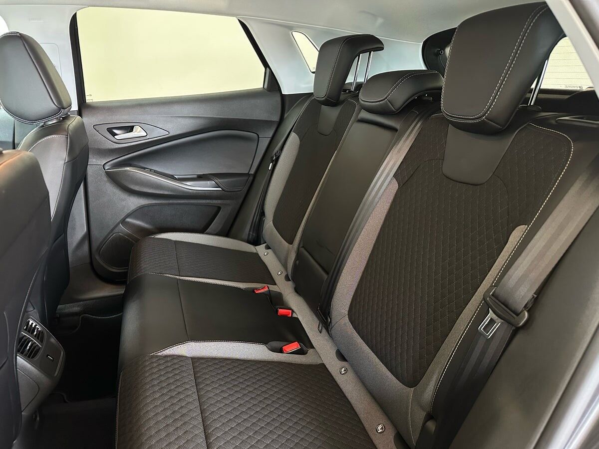 Billede af Opel Grandland X 1,6 PHEV  Plugin-hybrid Cosmo Prestige Pack 225HK 5d 8g Aut.