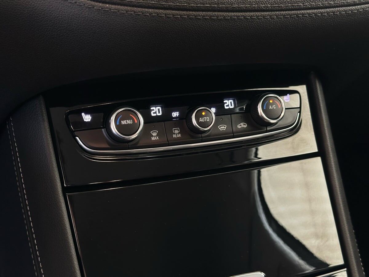 Billede af Opel Grandland X 1,6 PHEV  Plugin-hybrid Cosmo Prestige Pack 225HK 5d 8g Aut.