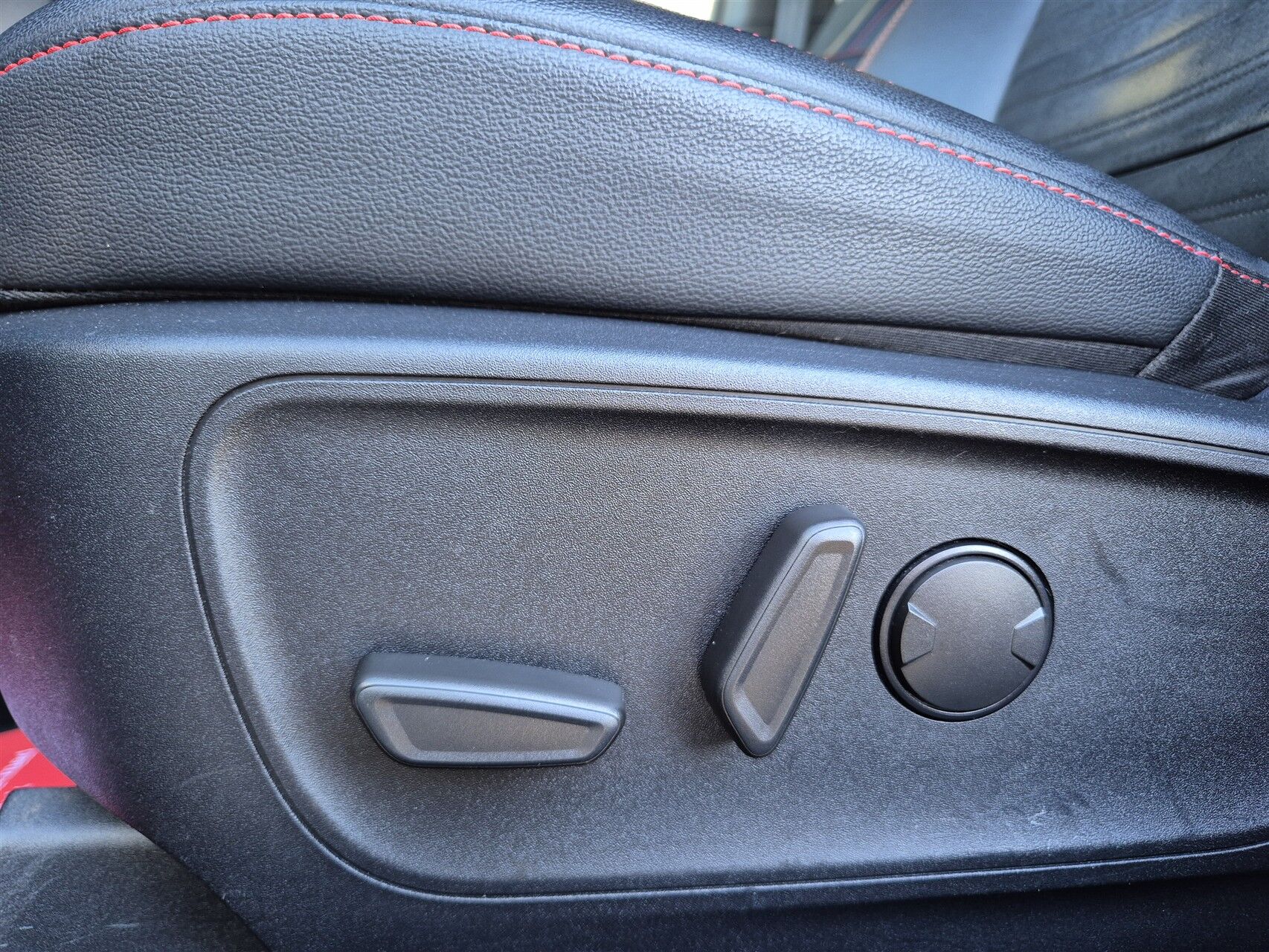 Billede af Ford Kuga 2,5 Plugin-hybrid ST-Line X CVT 225HK 5d Trinl. Gear