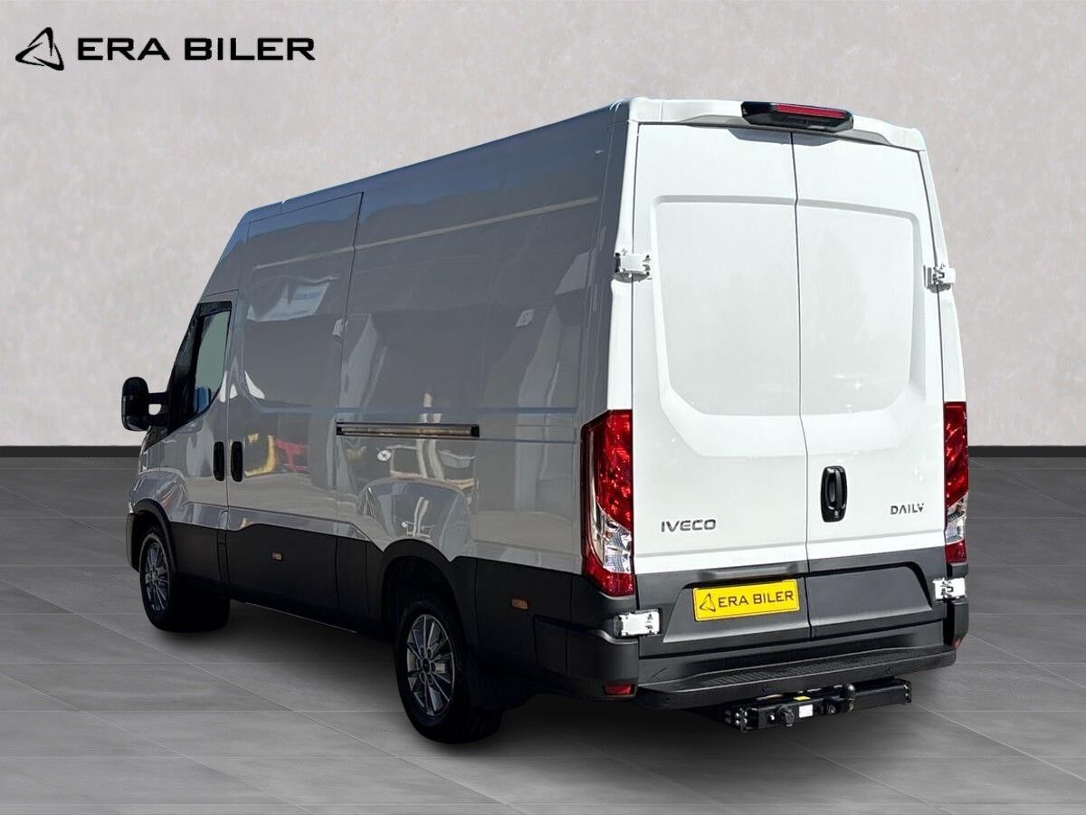 Billede af Iveco Daily 35S18 12m3 3,0 D 180HK Van 8g Aut.