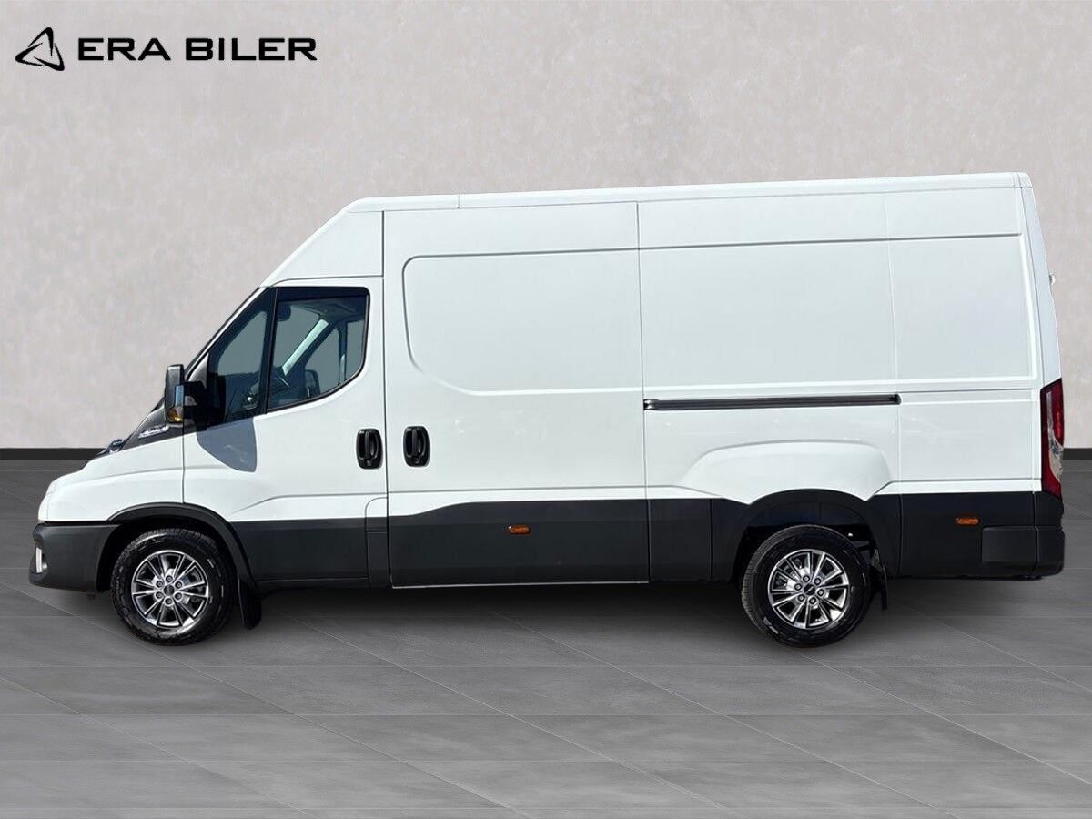 Billede af Iveco Daily 35S18 12m3 3,0 D 180HK Van 8g Aut.