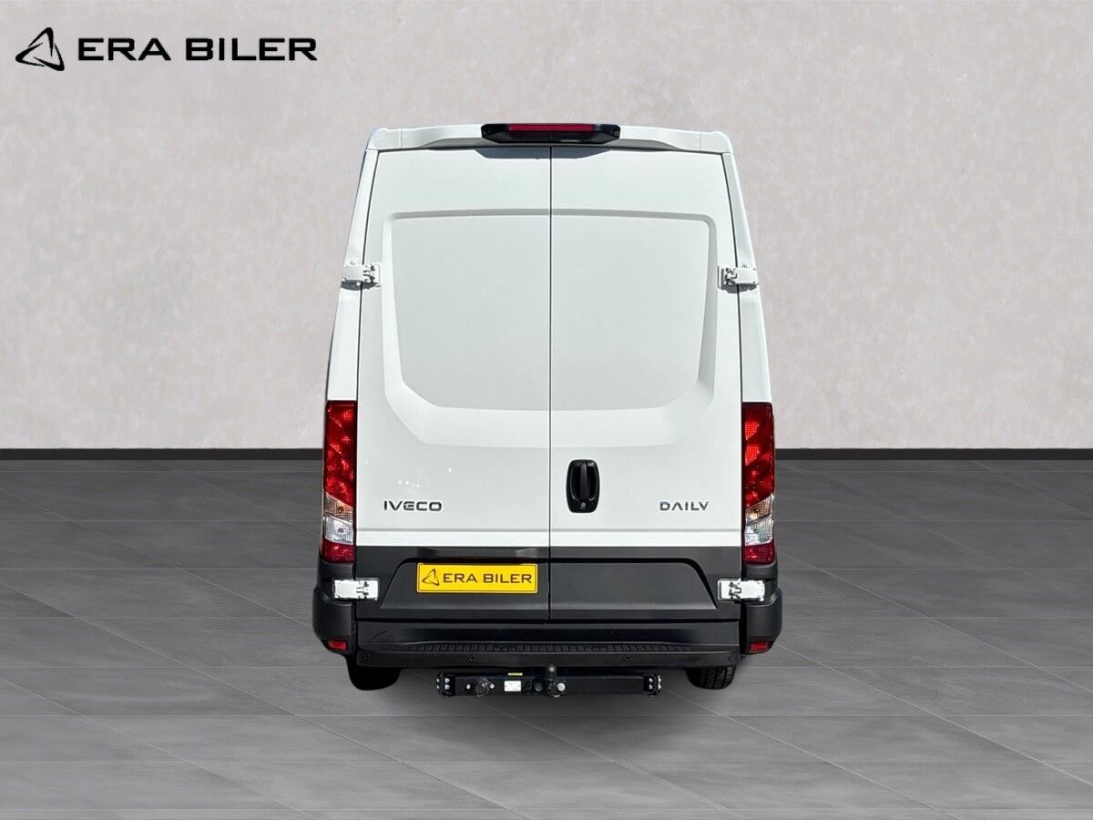 Billede af Iveco Daily 35S18 12m3 3,0 D 180HK Van 8g Aut.