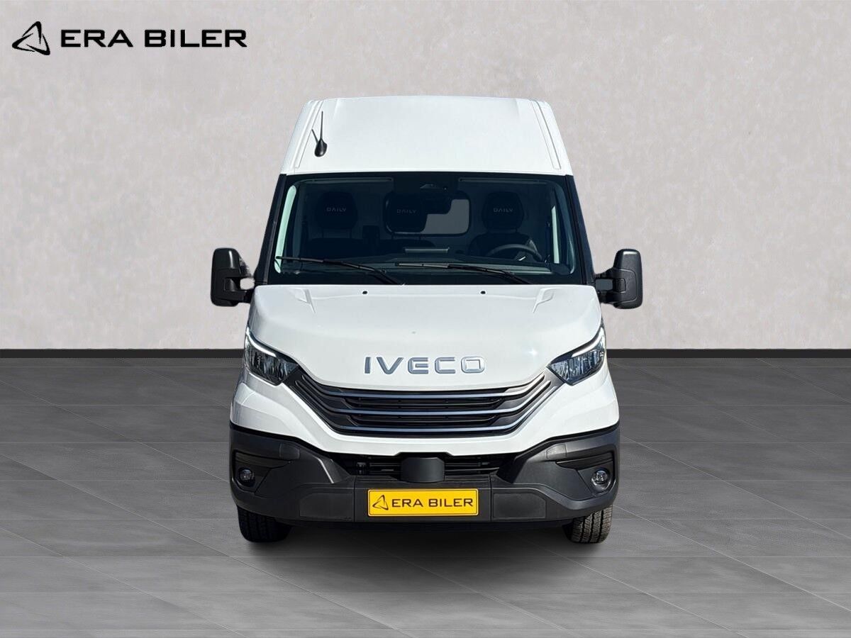Billede af Iveco Daily 35S18 12m3 3,0 D 180HK Van 8g Aut.