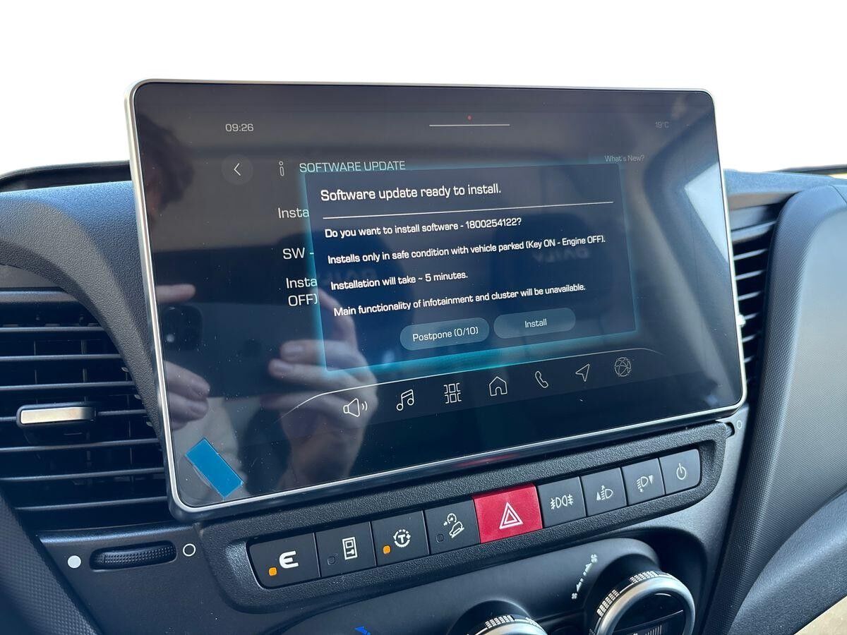 Billede af Iveco Daily 35S18 12m3 3,0 D 180HK Van 8g Aut.