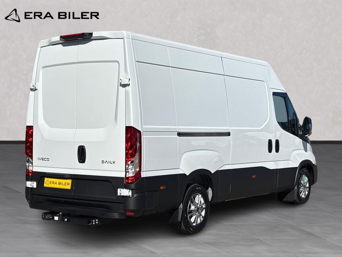 Billede af Iveco Daily 35S18 12m3 3,0 D 180HK Van 8g Aut.