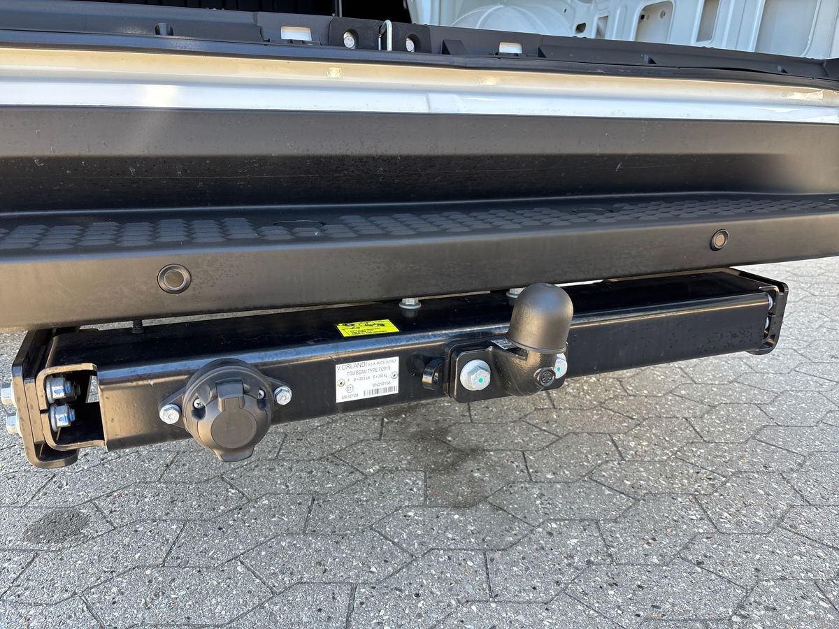 Billede af Iveco Daily 35S18 12m3 3,0 D 180HK Van 8g Aut.