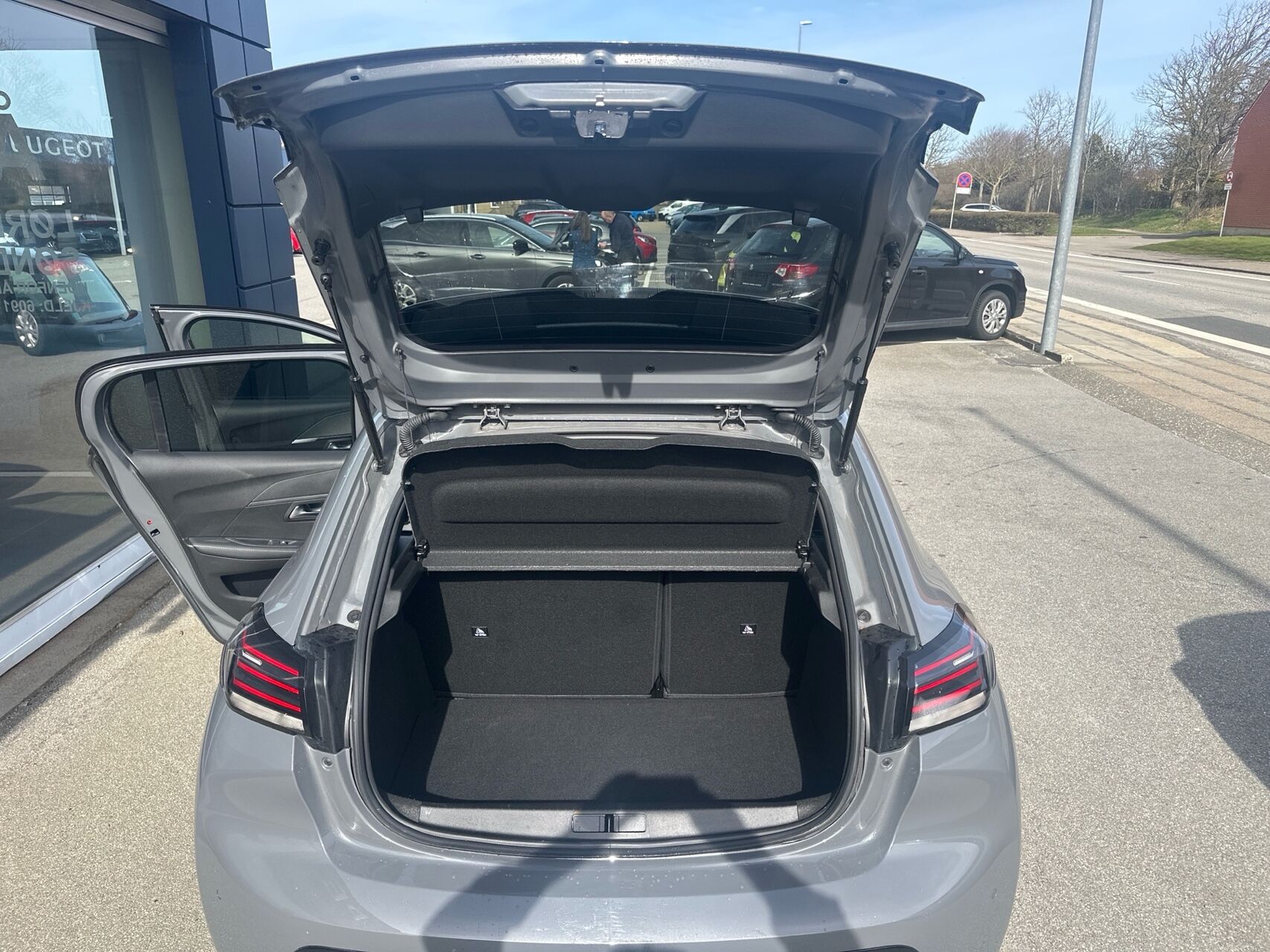 Billede af Peugeot 208 1,2 PureTech Allure+ 100HK 5d 6g
