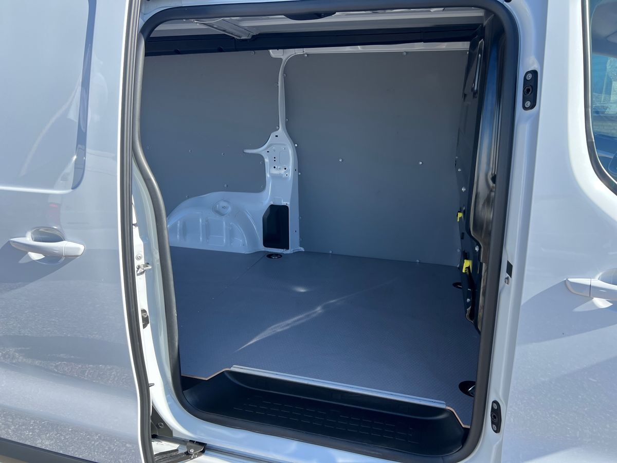 Billede af Citroën Jumpy L3 2,0 Blue HDi Masterline EAT8 145HK Van 8g Aut.