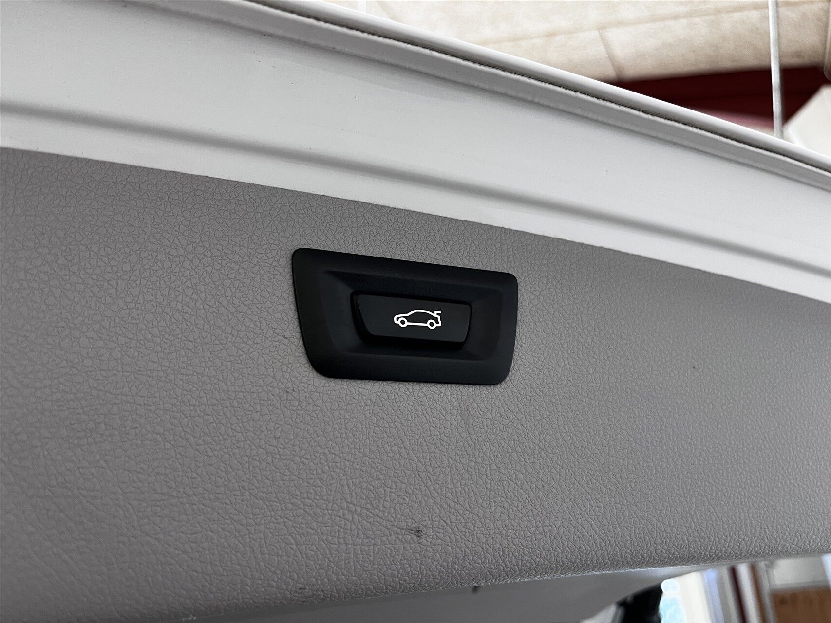 Billede af BMW 320d Touring 2,0 D Executive Steptronic 190HK Stc 8g Aut.