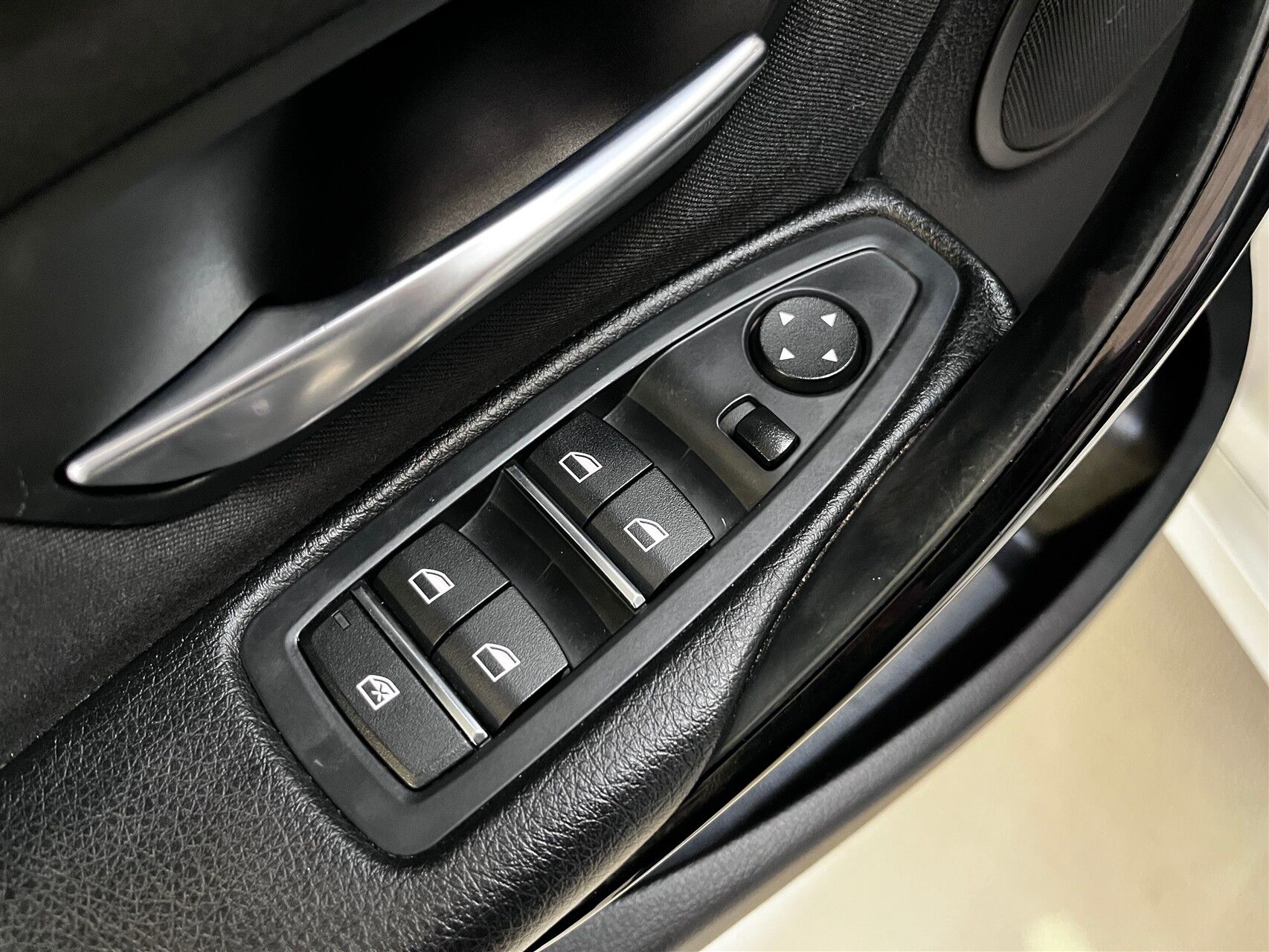 Billede af BMW 320d Touring 2,0 D Executive Steptronic 190HK Stc 8g Aut.