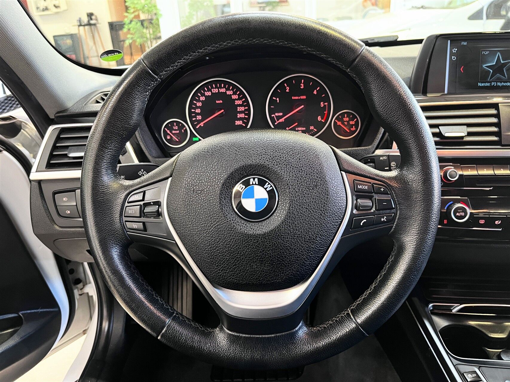 Billede af BMW 320d Touring 2,0 D Executive Steptronic 190HK Stc 8g Aut.