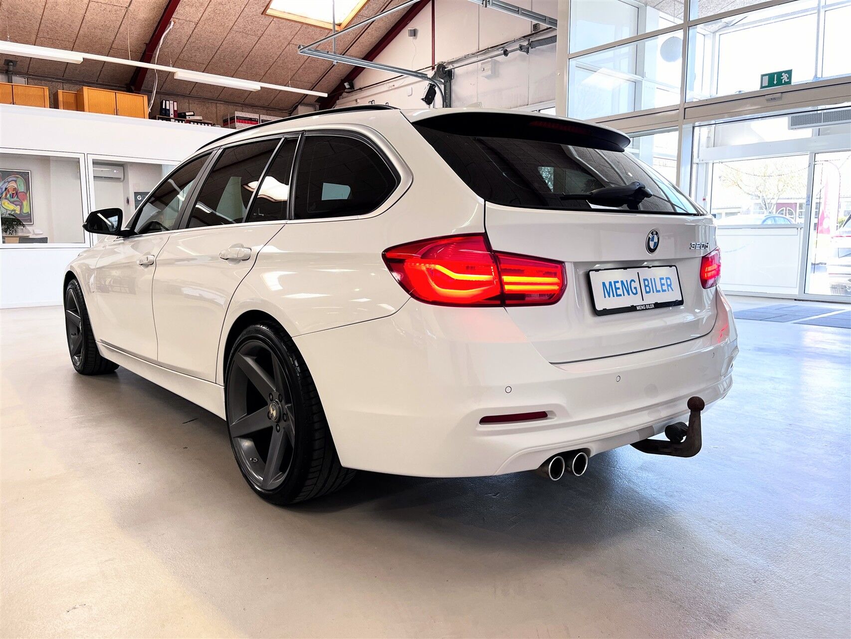 Billede af BMW 320d Touring 2,0 D Executive Steptronic 190HK Stc 8g Aut.