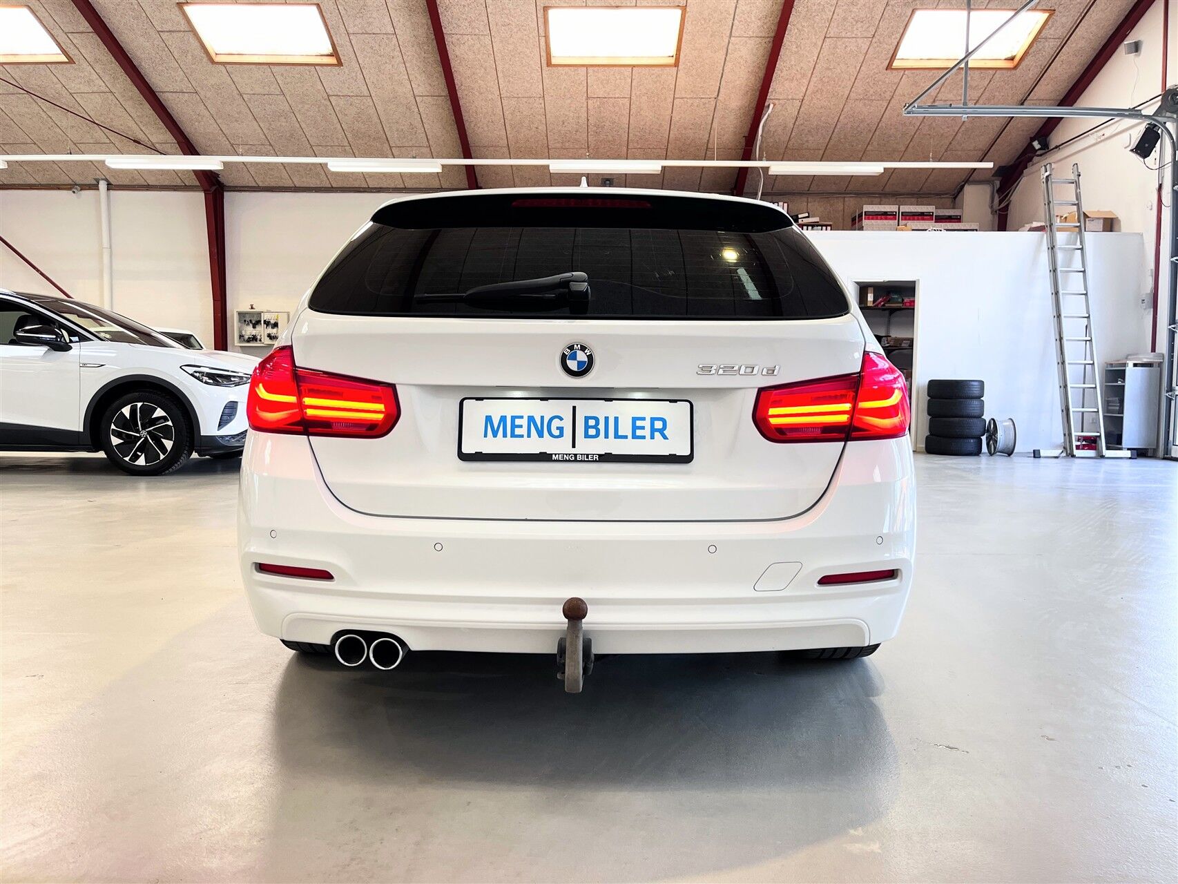 Billede af BMW 320d Touring 2,0 D Executive Steptronic 190HK Stc 8g Aut.