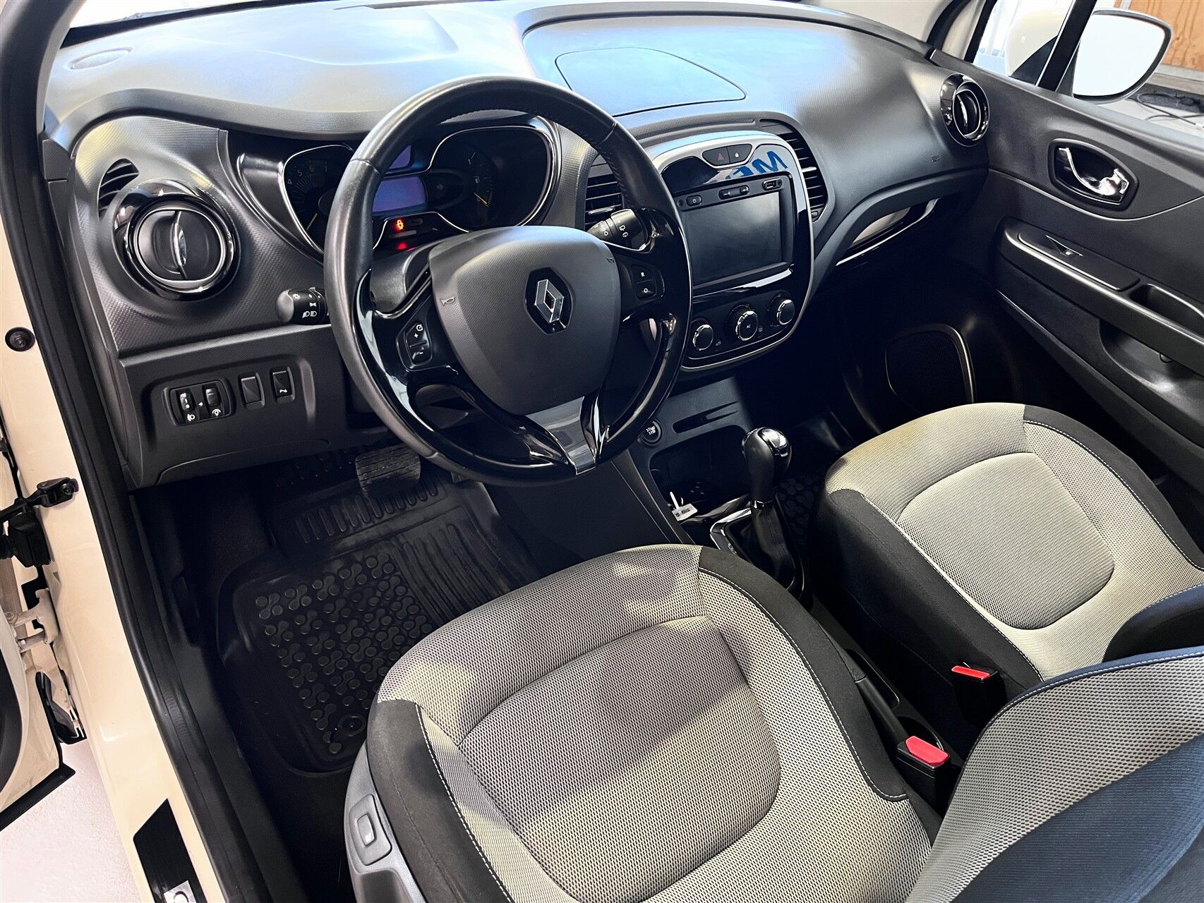 Billede af Renault Captur 1,2 TCE Expression EDC 120HK 5d 6g Aut.