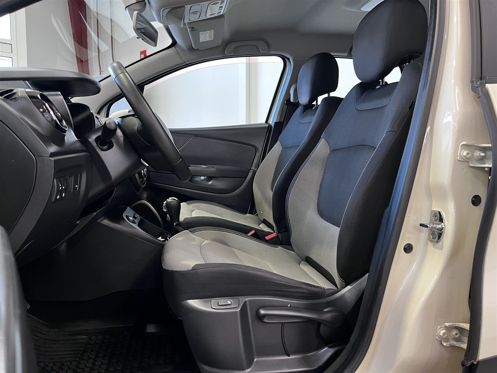 Billede af Renault Captur 1,2 TCE Expression EDC 120HK 5d 6g Aut.