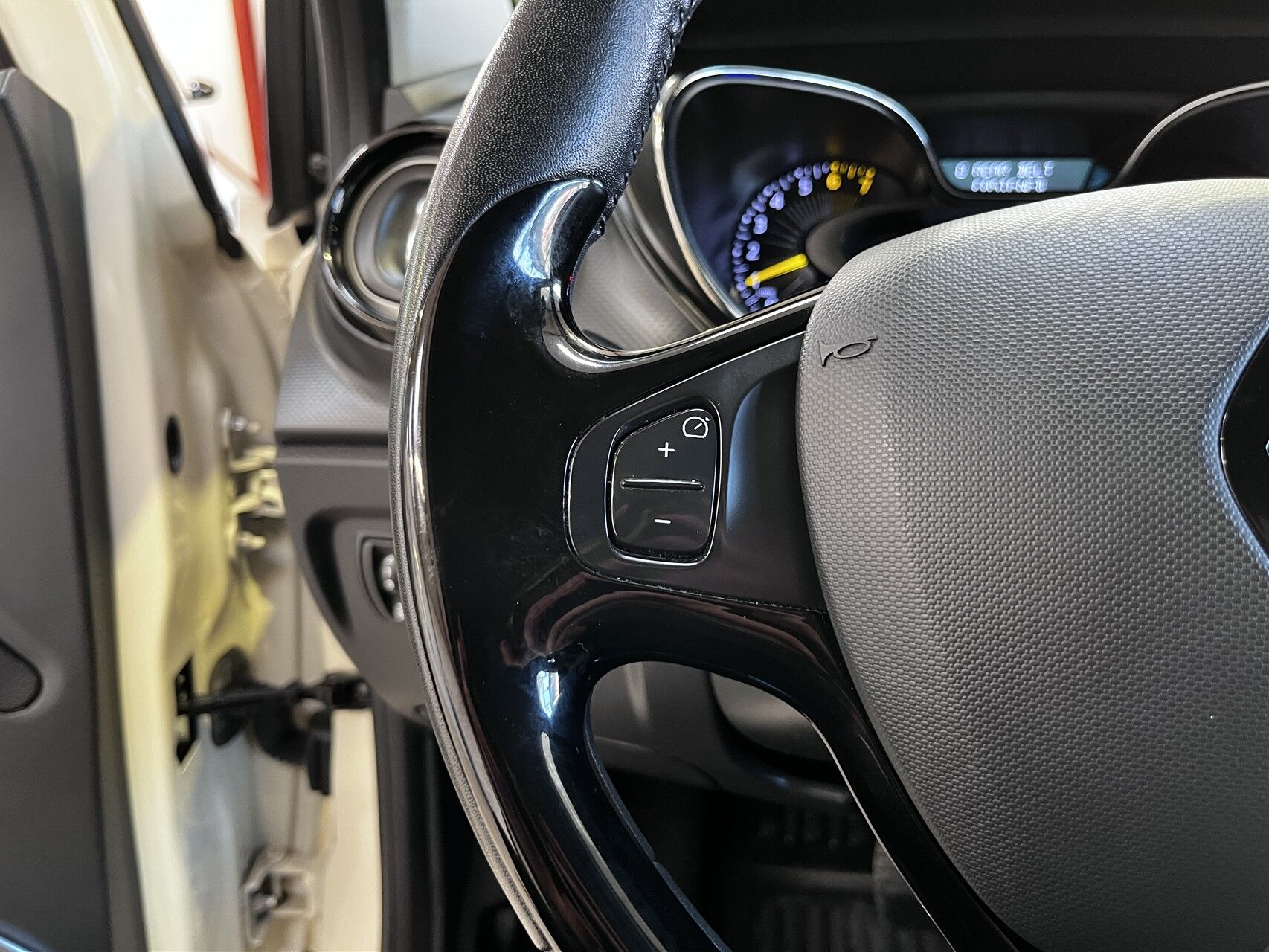 Billede af Renault Captur 1,2 TCE Expression EDC 120HK 5d 6g Aut.