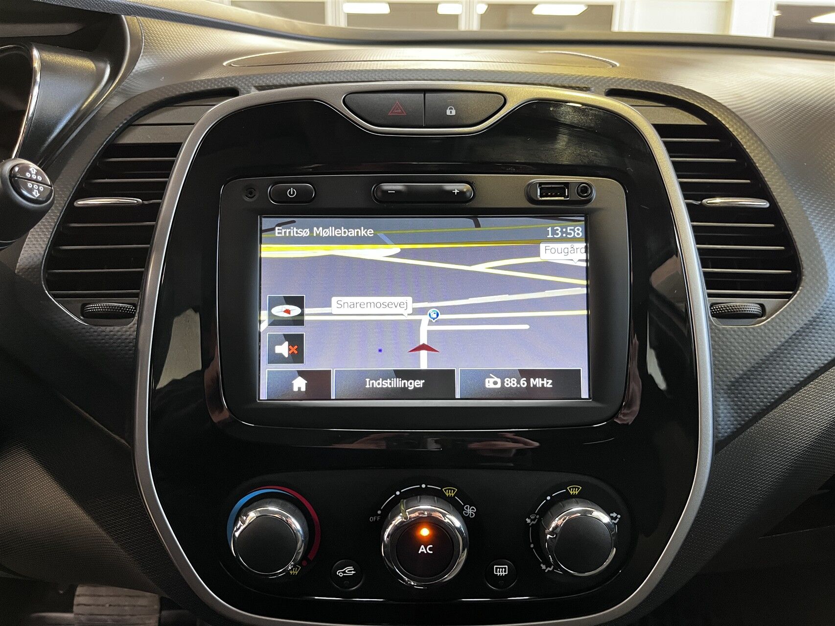 Billede af Renault Captur 1,2 TCE Expression EDC 120HK 5d 6g Aut.