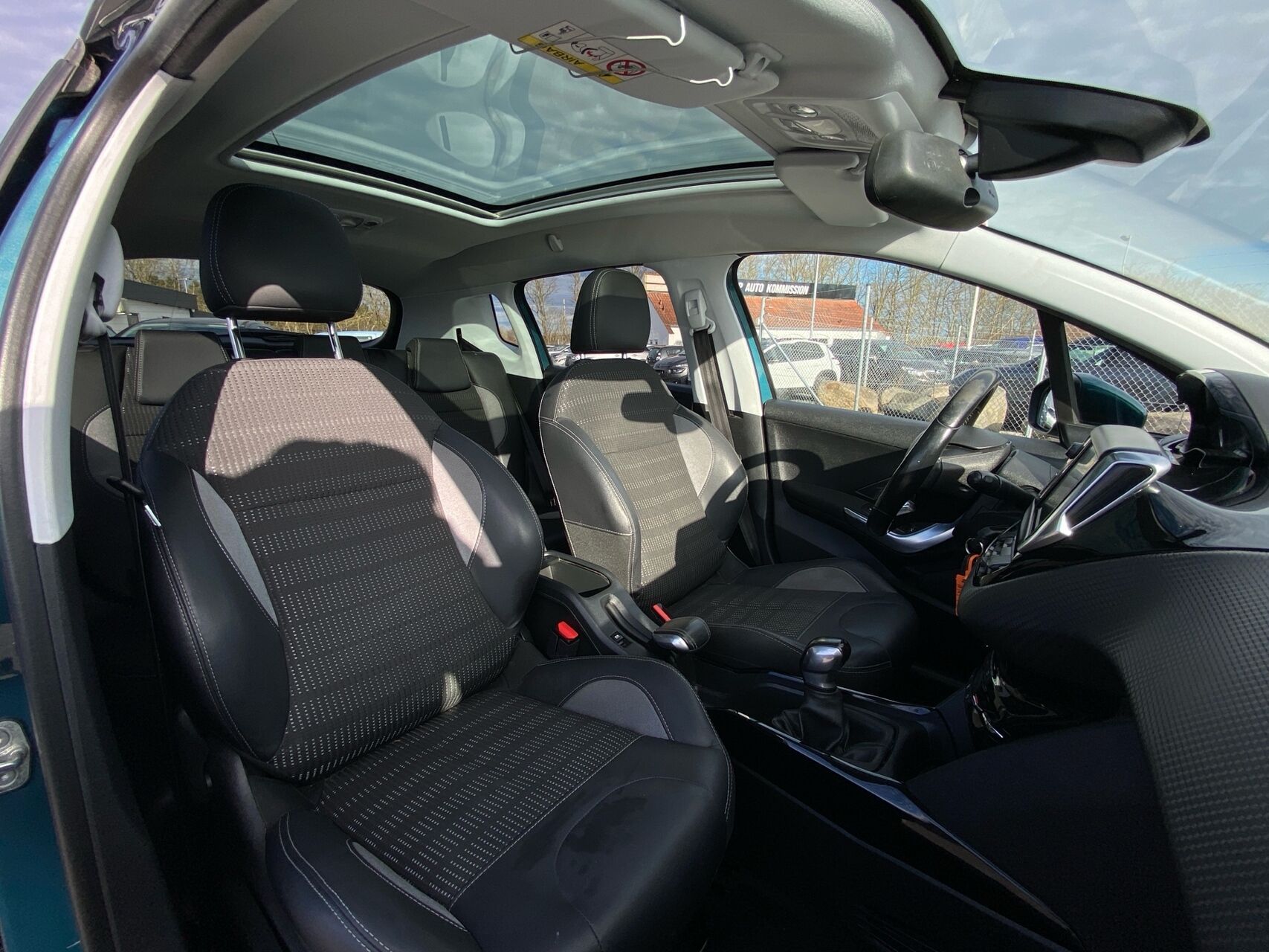 Billede af Peugeot 2008 1,6 BlueHDi Selection Sky 100HK 5d