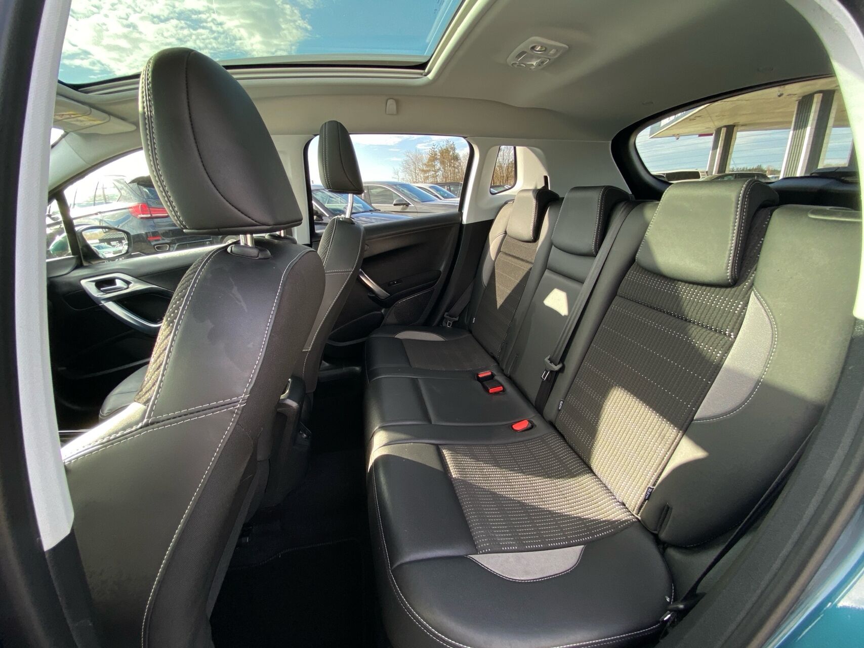 Billede af Peugeot 2008 1,6 BlueHDi Selection Sky 100HK 5d