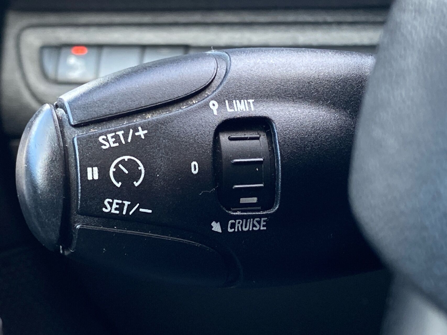 Billede af Peugeot 2008 1,6 BlueHDi Selection Sky 100HK 5d