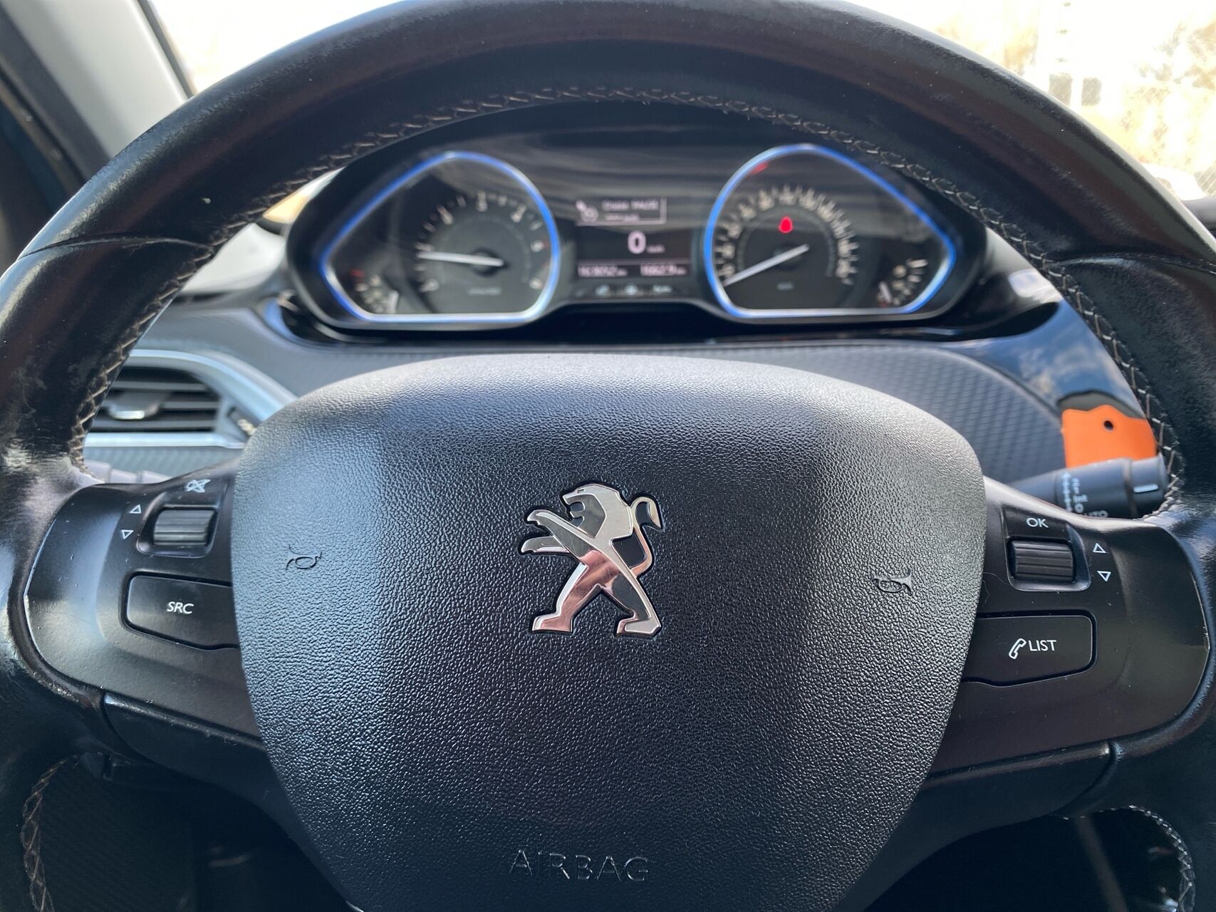 Billede af Peugeot 2008 1,6 BlueHDi Selection Sky 100HK 5d