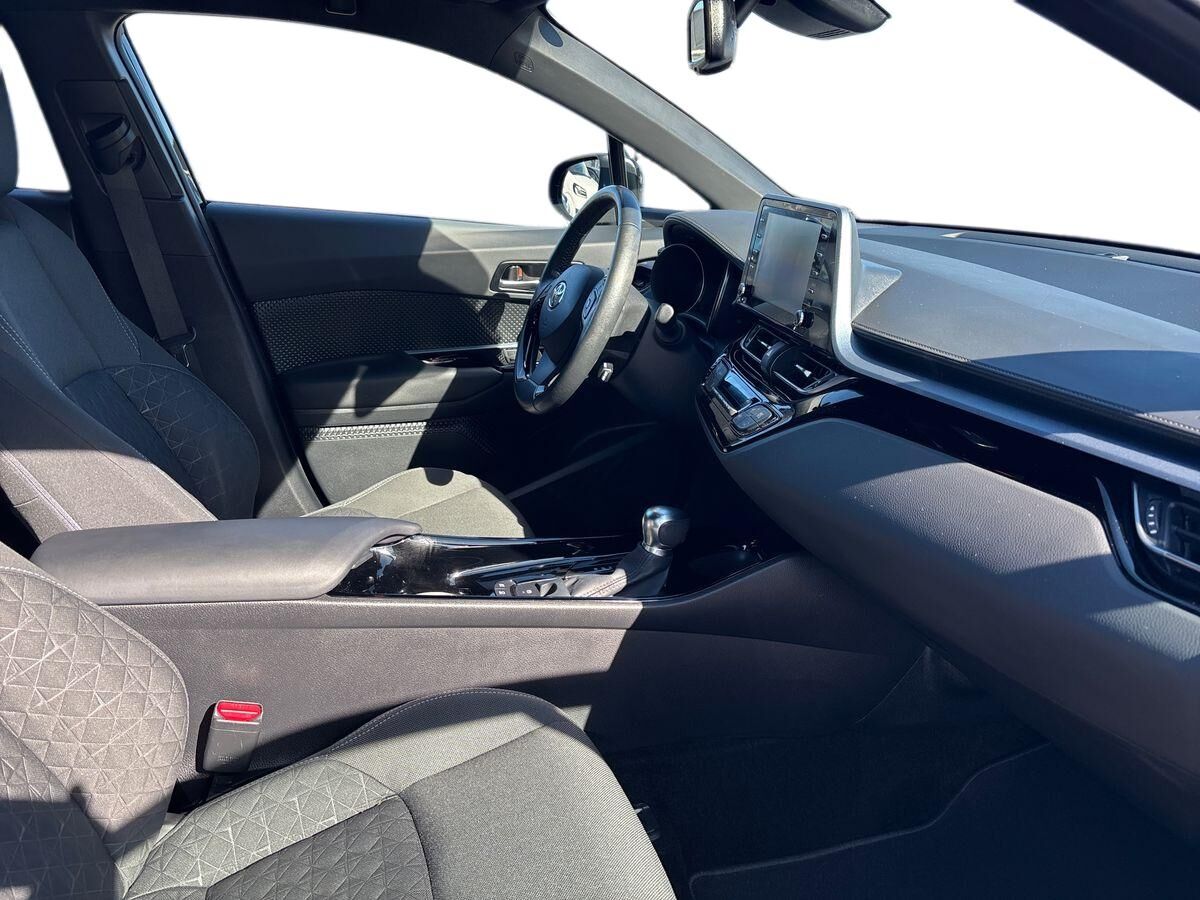 Billede af Toyota C-HR 1,8 Hybrid C-LUB Smart Multidrive S 122HK 5d Aut.