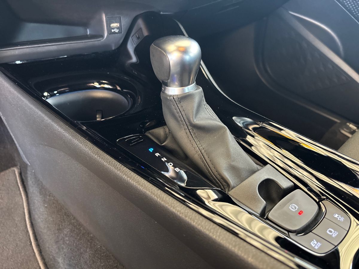 Billede af Toyota C-HR 1,8 Hybrid C-LUB Smart Multidrive S 122HK 5d Aut.