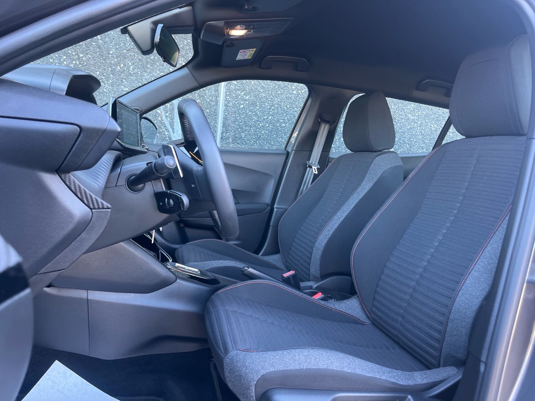 Billede af Peugeot 2008 1,2 PureTech Selection EAT8 130HK 5d 8g Aut.
