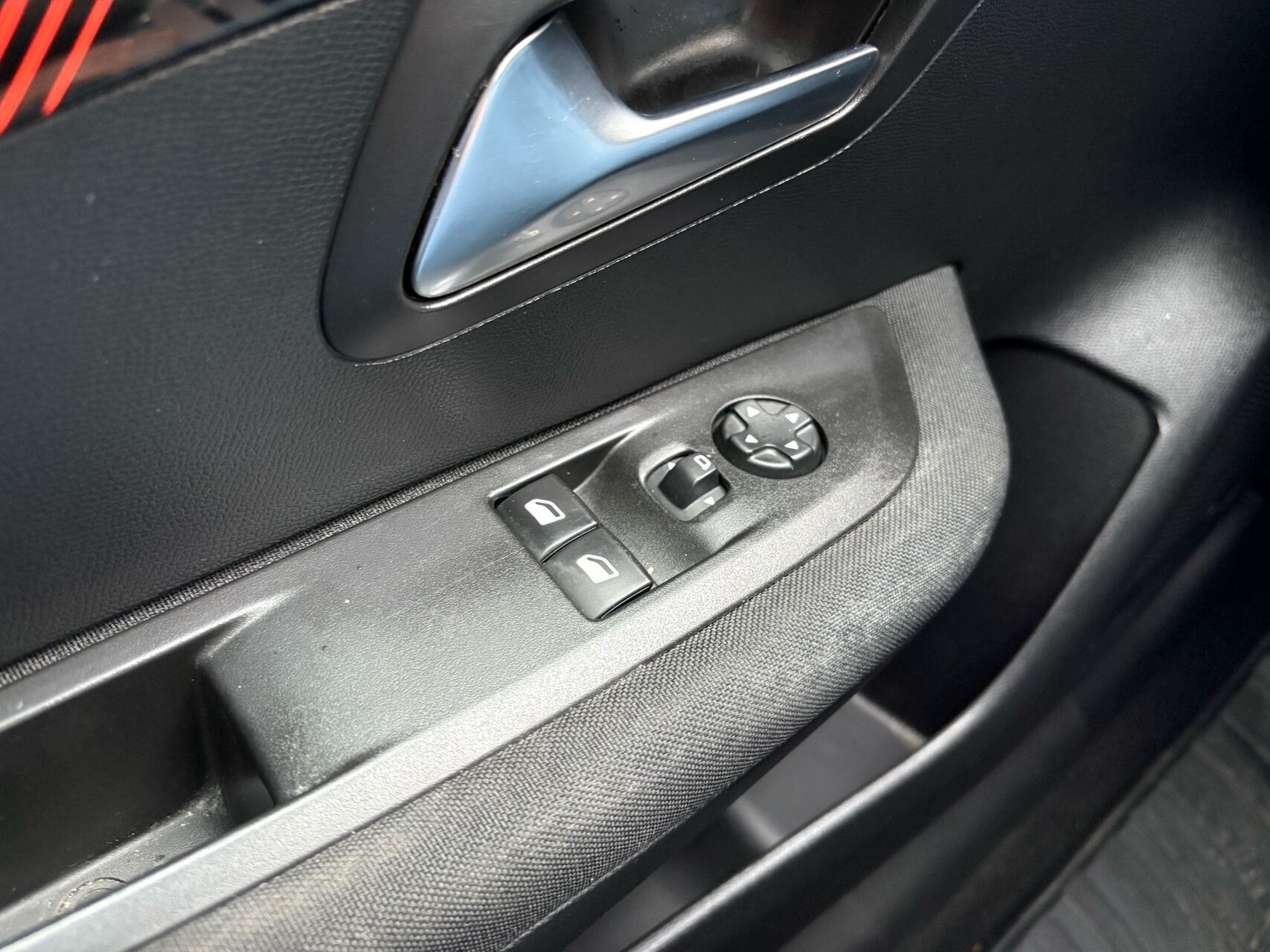 Billede af Peugeot Peugeot 208 PureTech 100 5D Ha 