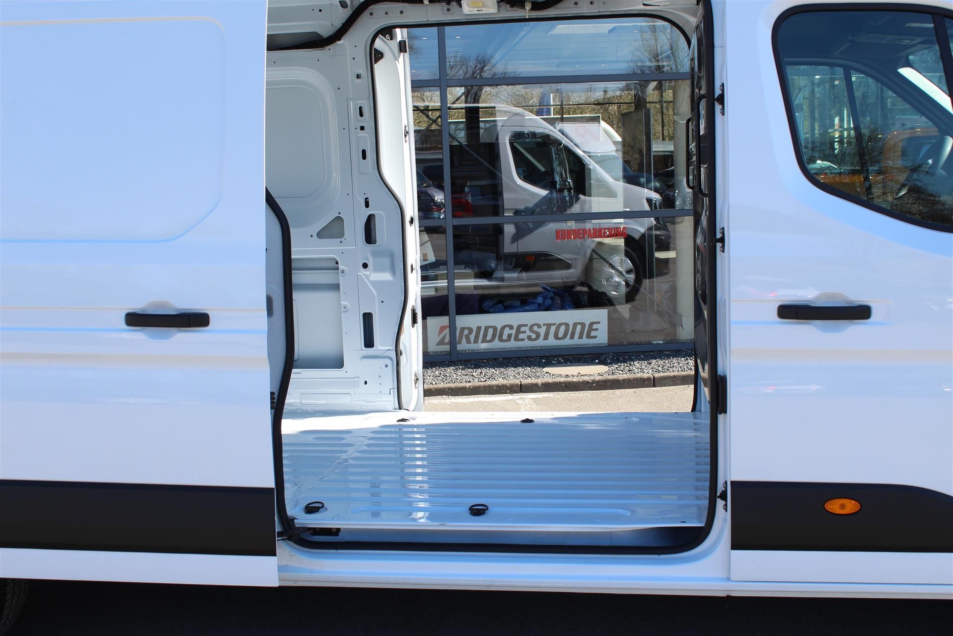 Billede af Renault Master T35 L3H2 EL Tekno 140HK Van Aut.