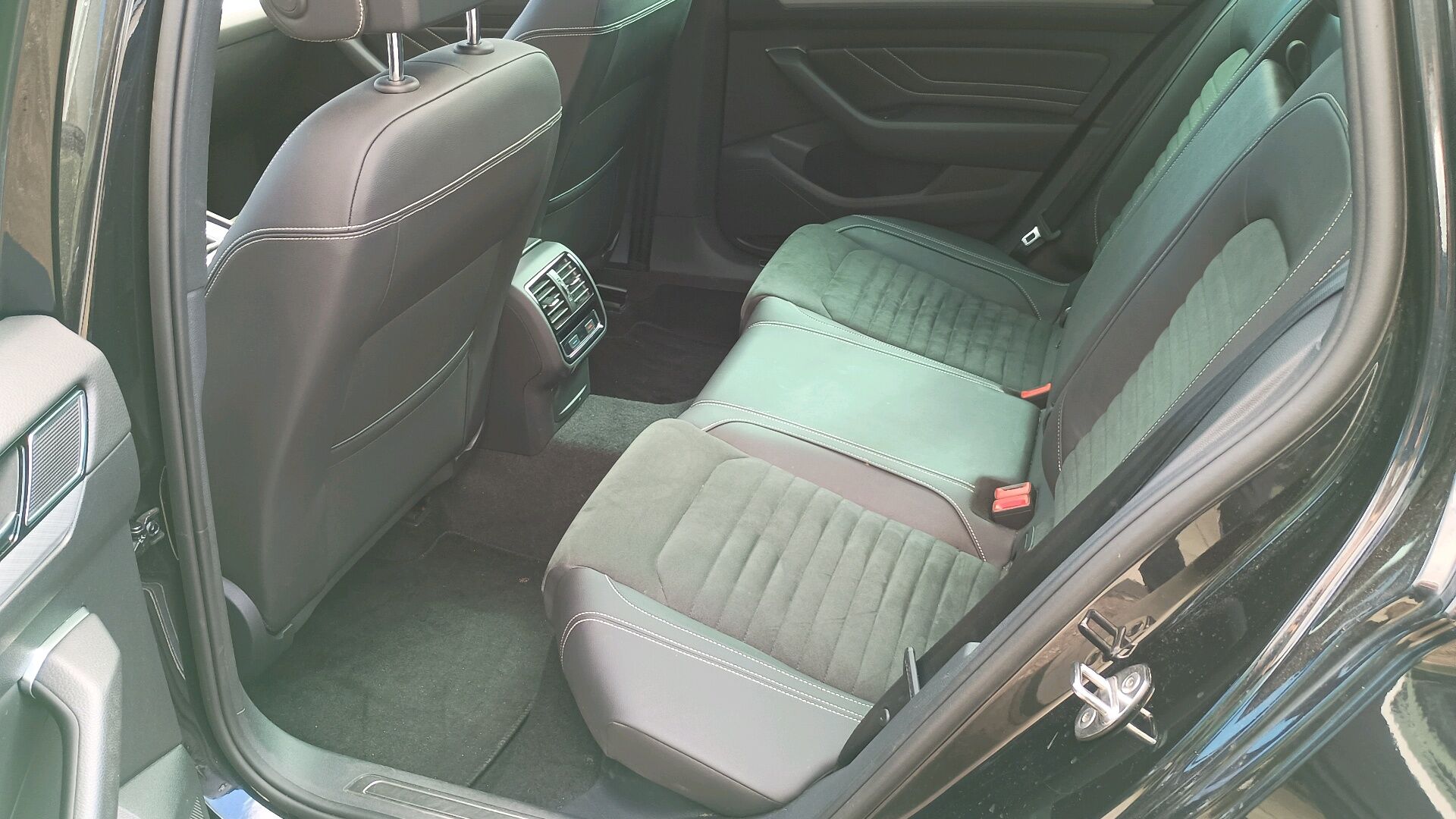 Billede af VW Passat Variant 1,4 TSI  Plugin-hybrid GTE Plus Pro DSG 218HK Stc 6g Aut.