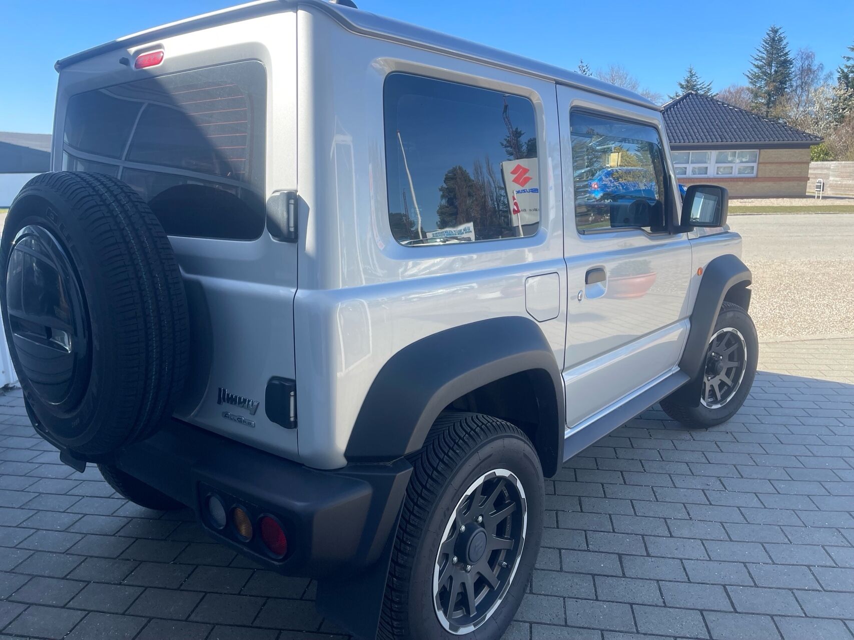 Billede af Suzuki Jimny 1,5 Active AllGrip 102HK 3d