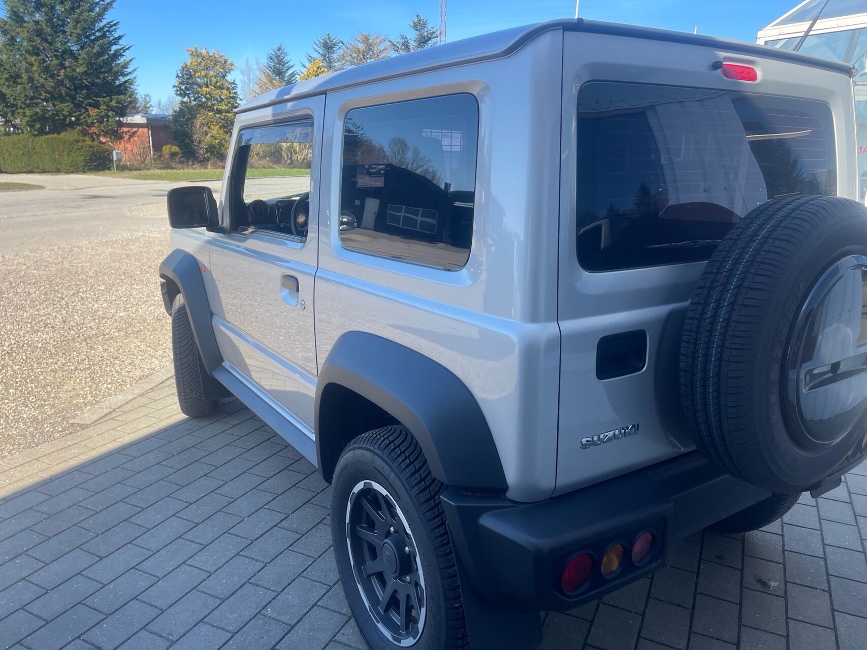 Billede af Suzuki Jimny 1,5 Active AllGrip 102HK 3d