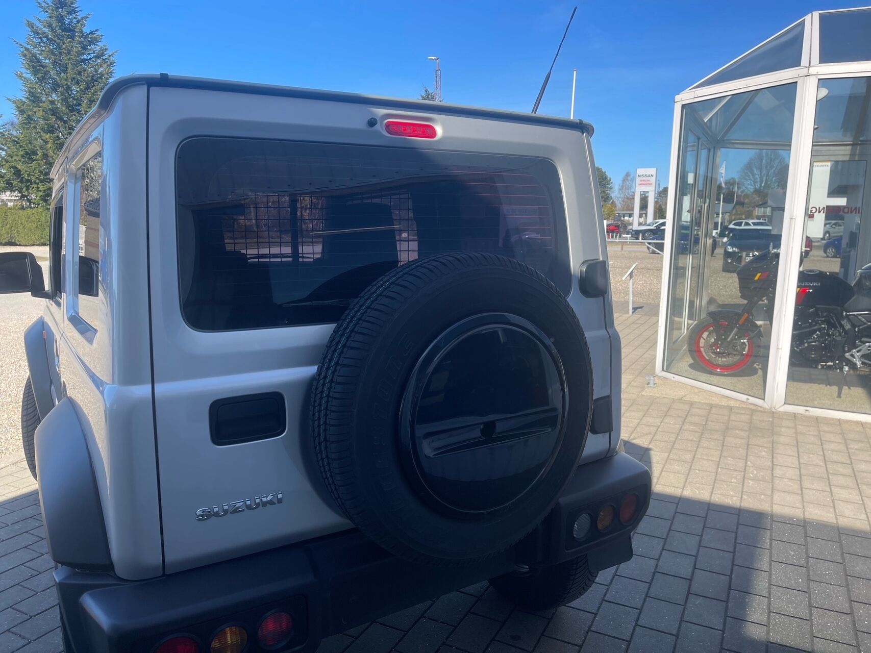 Billede af Suzuki Jimny 1,5 Active AllGrip 102HK 3d