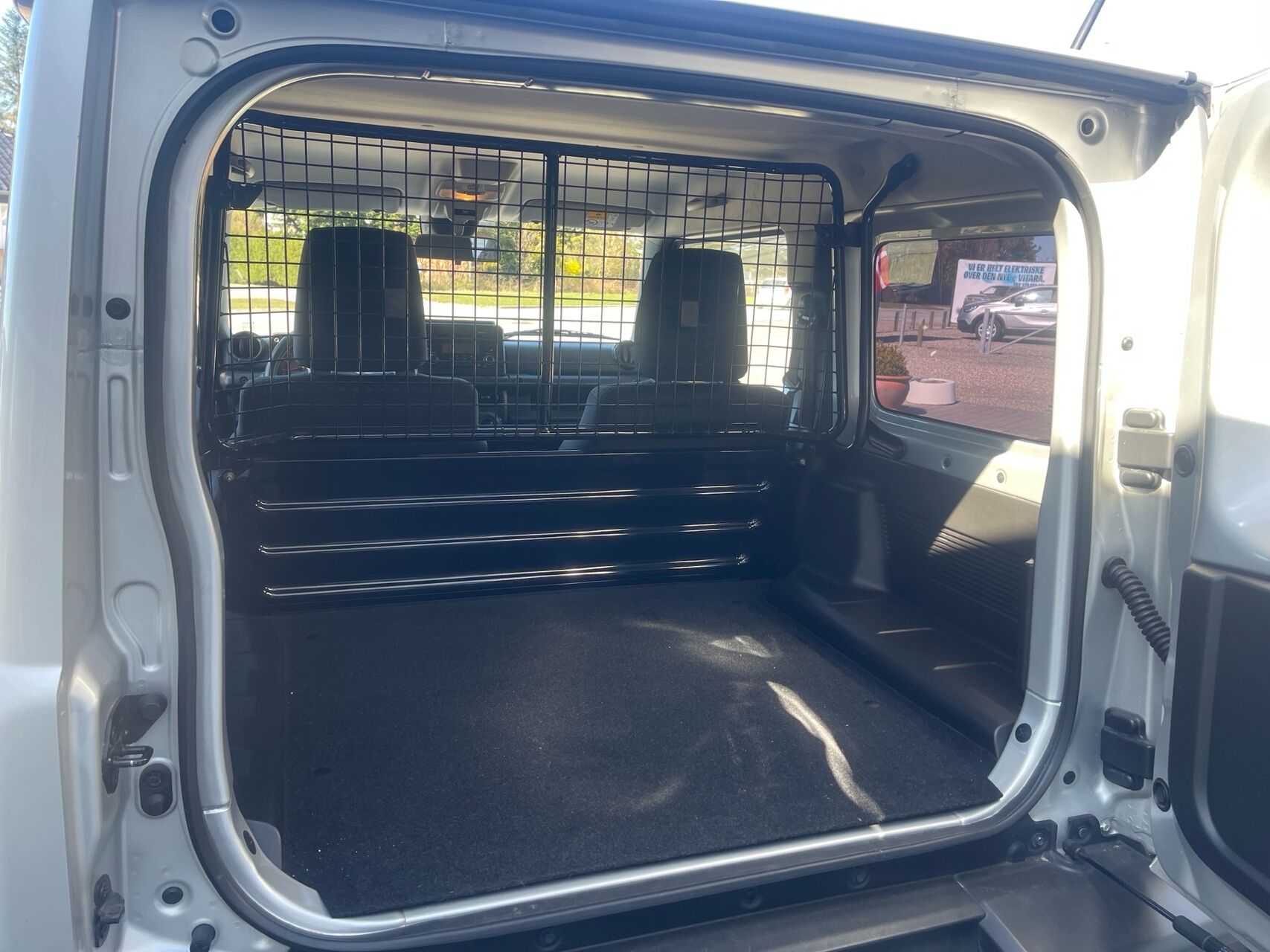 Billede af Suzuki Jimny 1,5 Active AllGrip 102HK 3d
