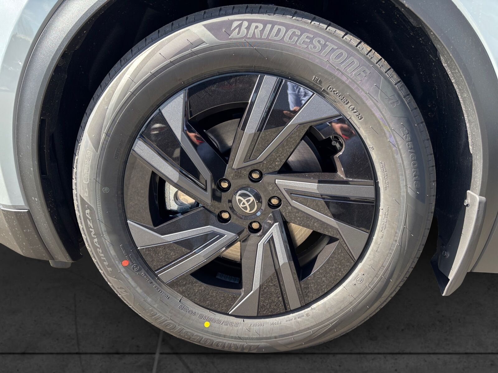 Billede af Toyota C-HR+ EL Active 224HK 5d Aut.