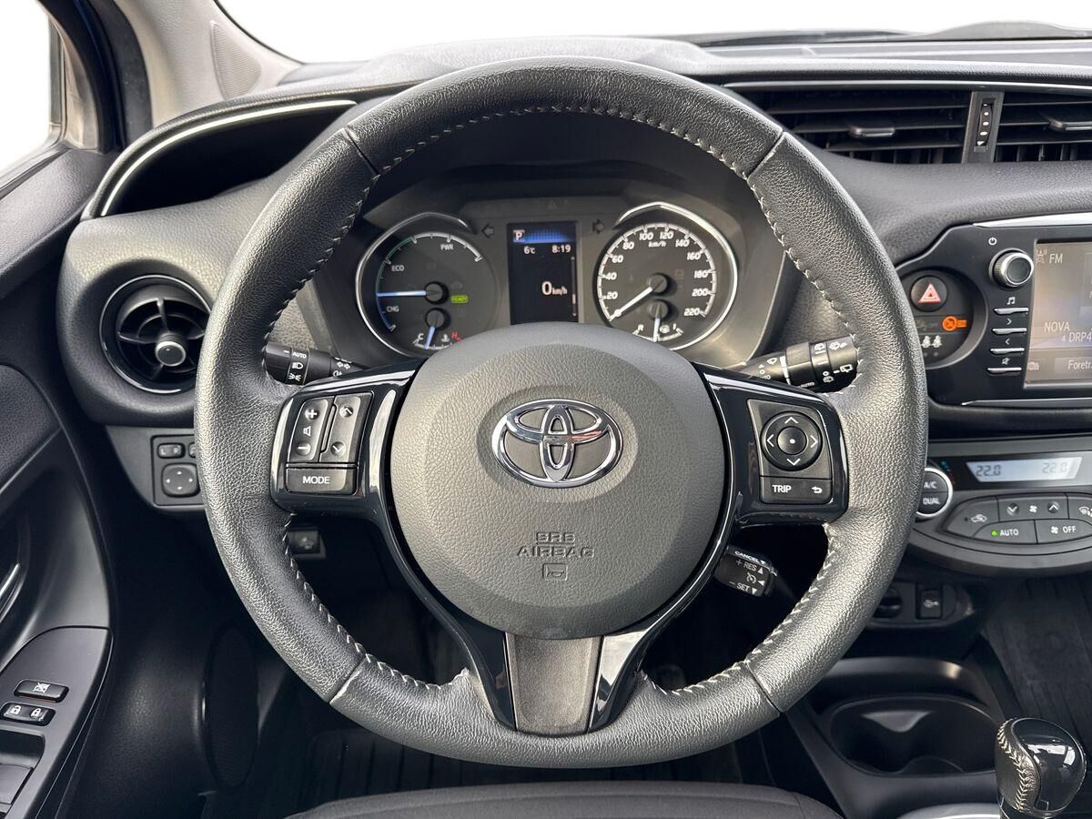 Billede af Toyota Yaris 1,5 Hybrid H3 Smartpakke E-CVT 100HK 5d Trinl. Gear