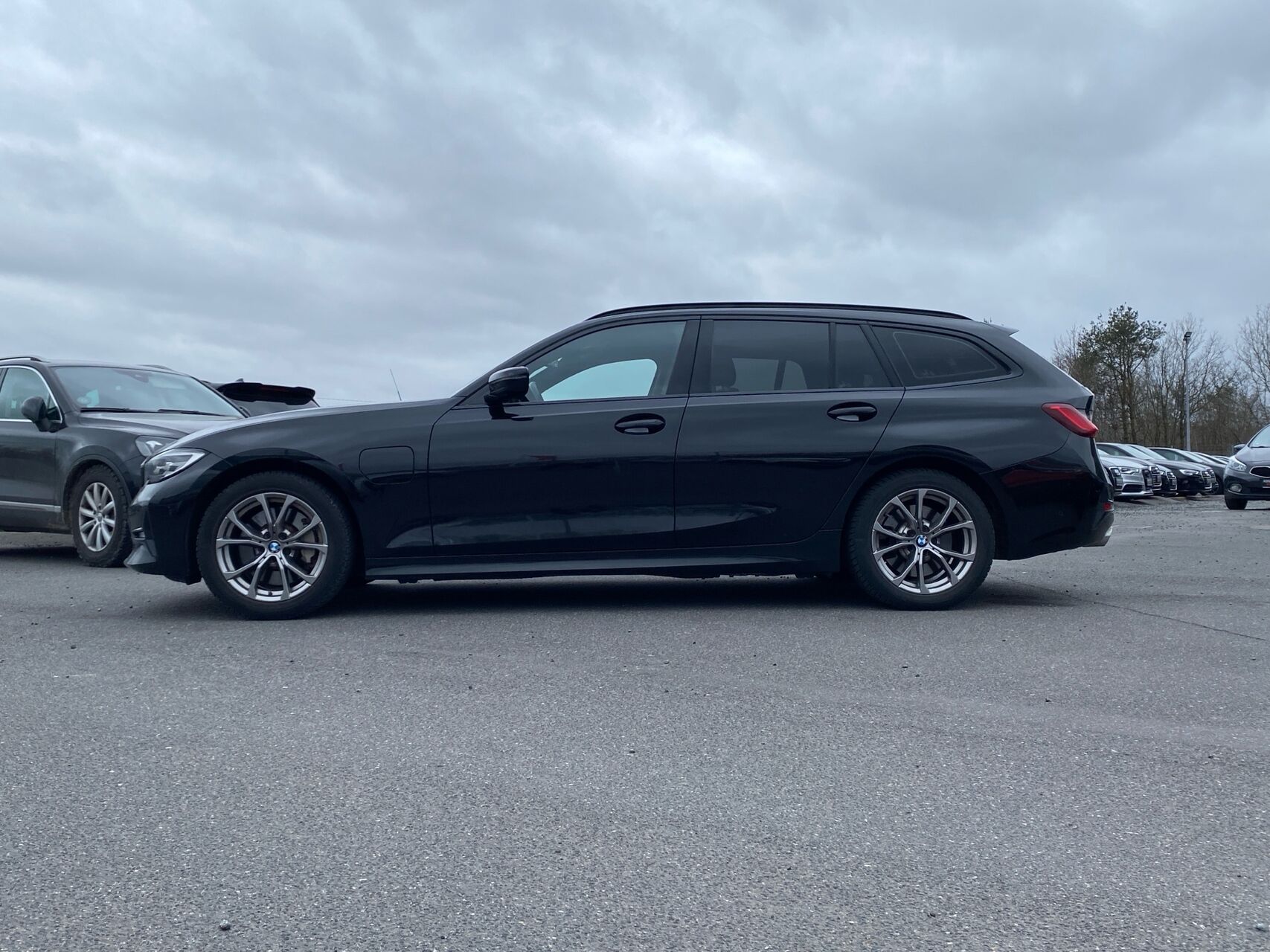 Billede af BMW 330e Touring 2,0 Plugin-hybrid Sport Line Steptronic 292HK Stc 8g Aut.