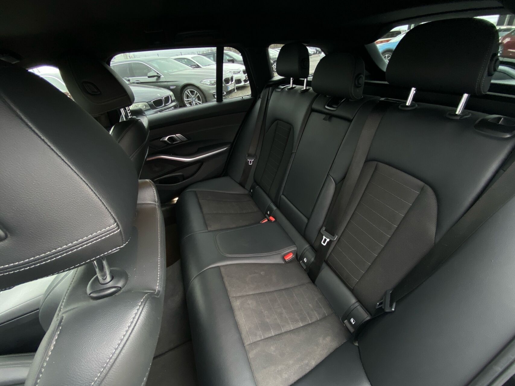 Billede af BMW 330e Touring 2,0 Plugin-hybrid Sport Line Steptronic 292HK Stc 8g Aut.